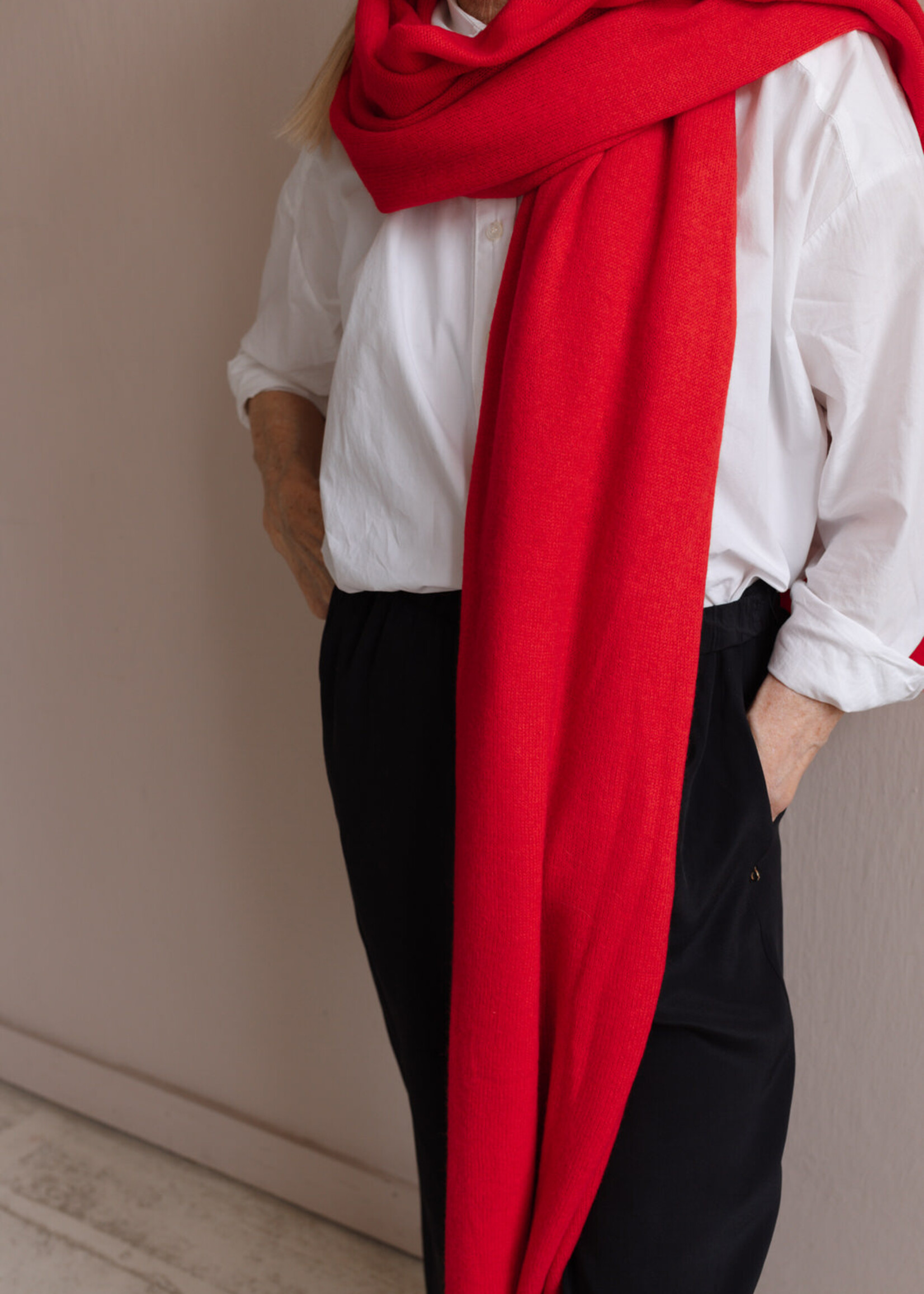 White + Warren Cashmere Travel Wrap  bright scarlet