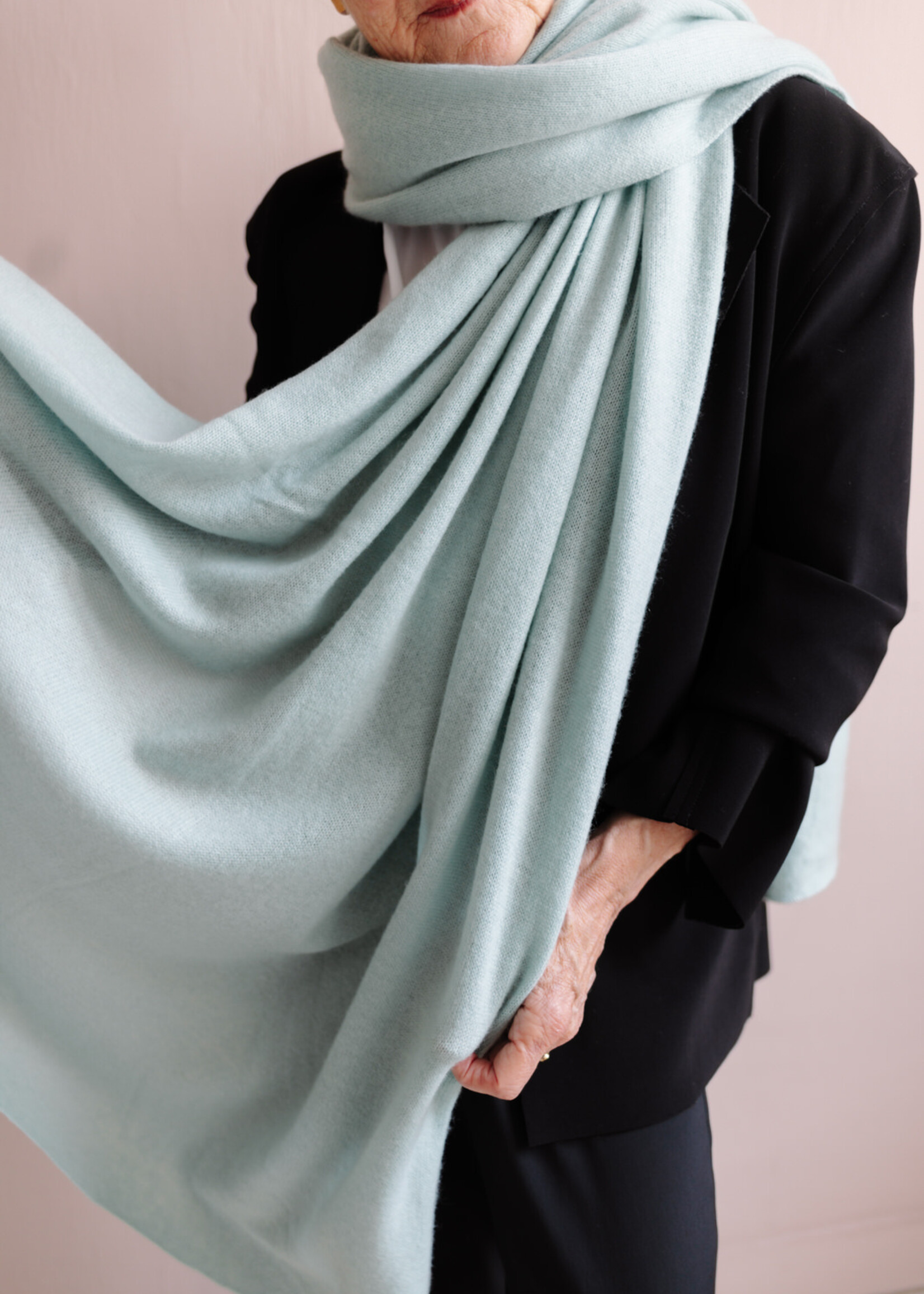 White + Warren Luxurious travel wrap spearmint