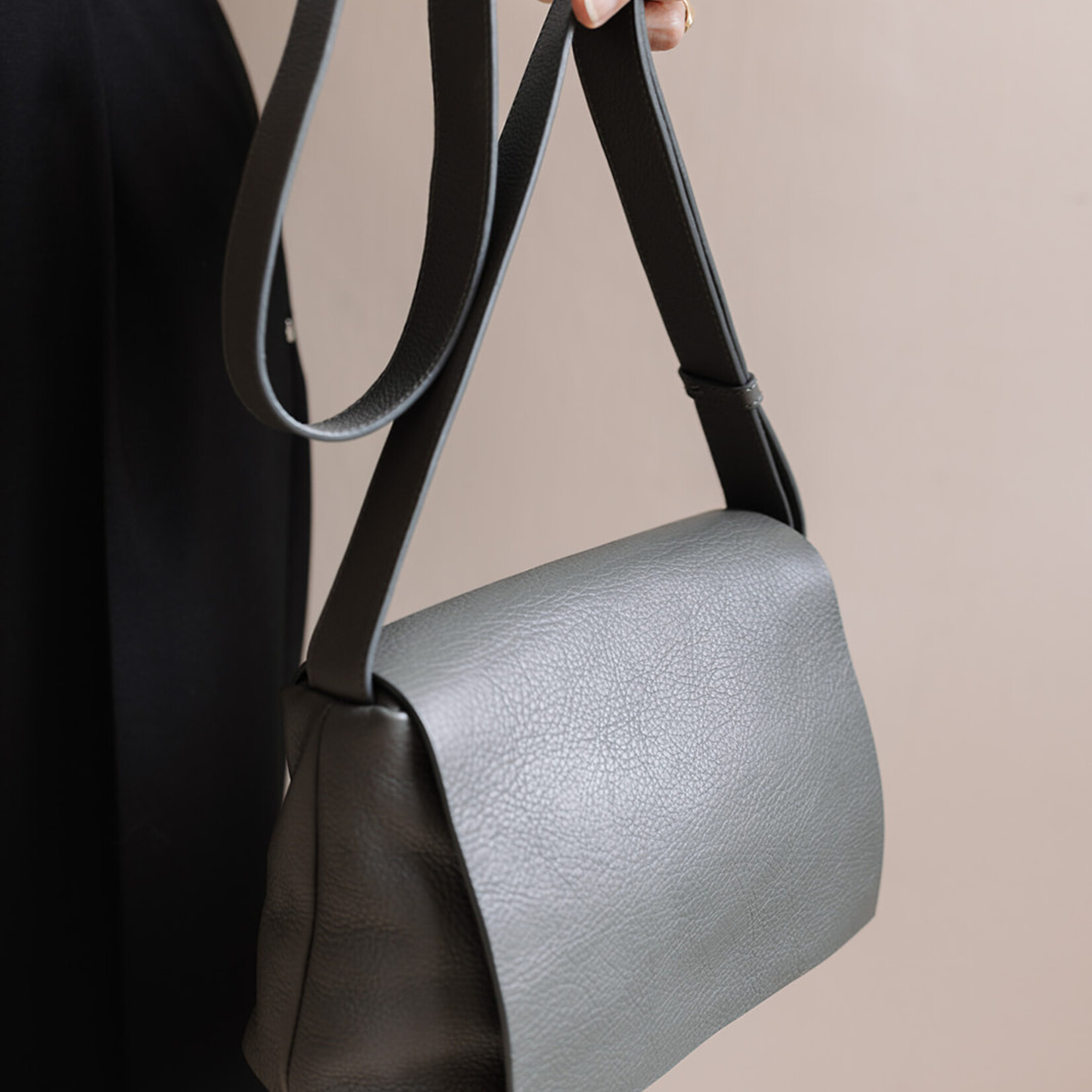 NO/AN Small Fold gunmetal