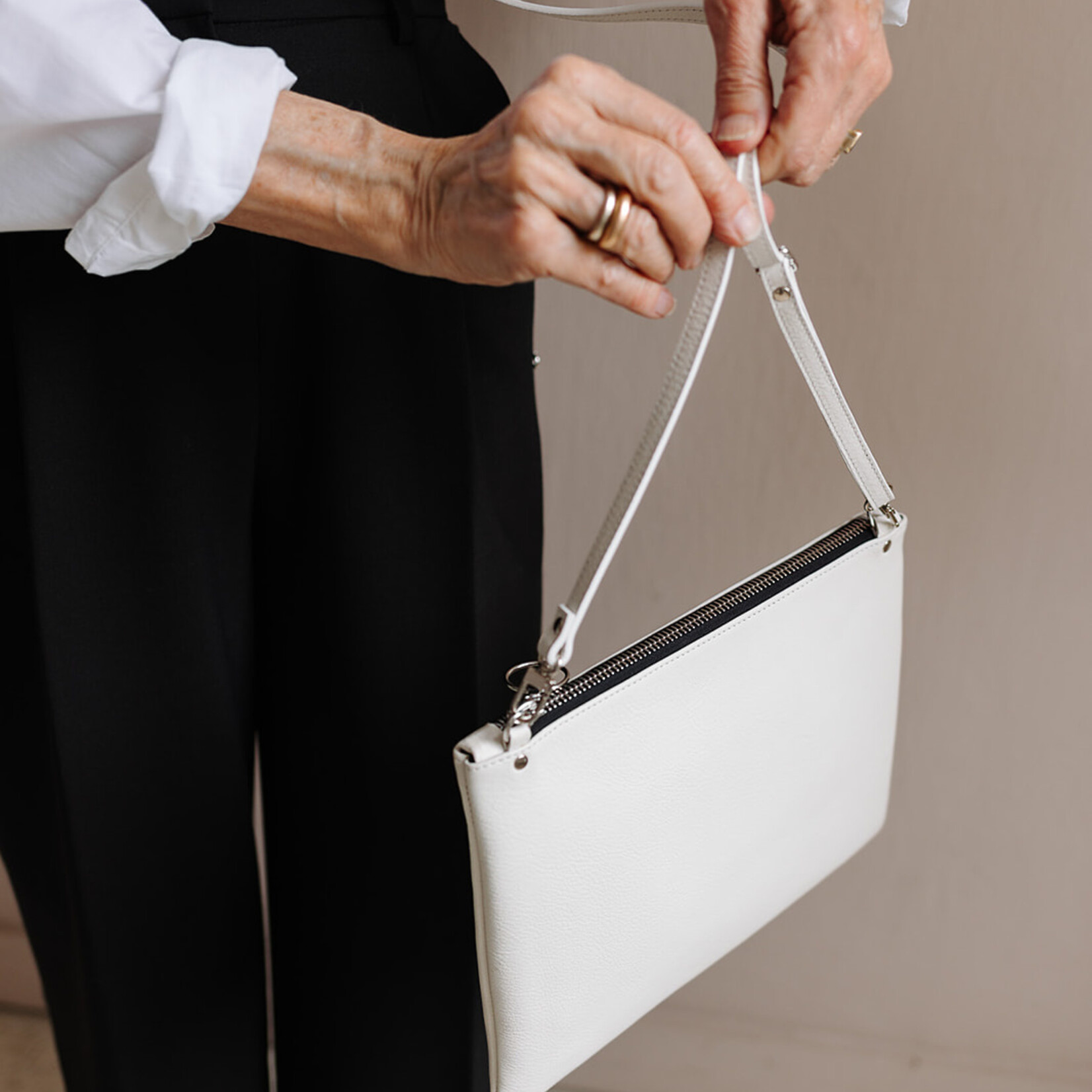 NO/AN pocket bag white