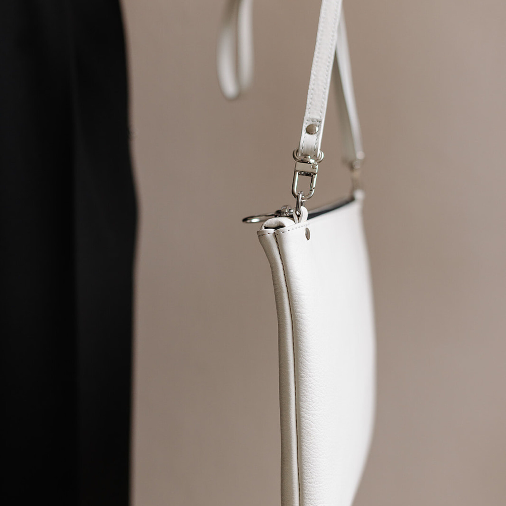 NO/AN pocket bag white
