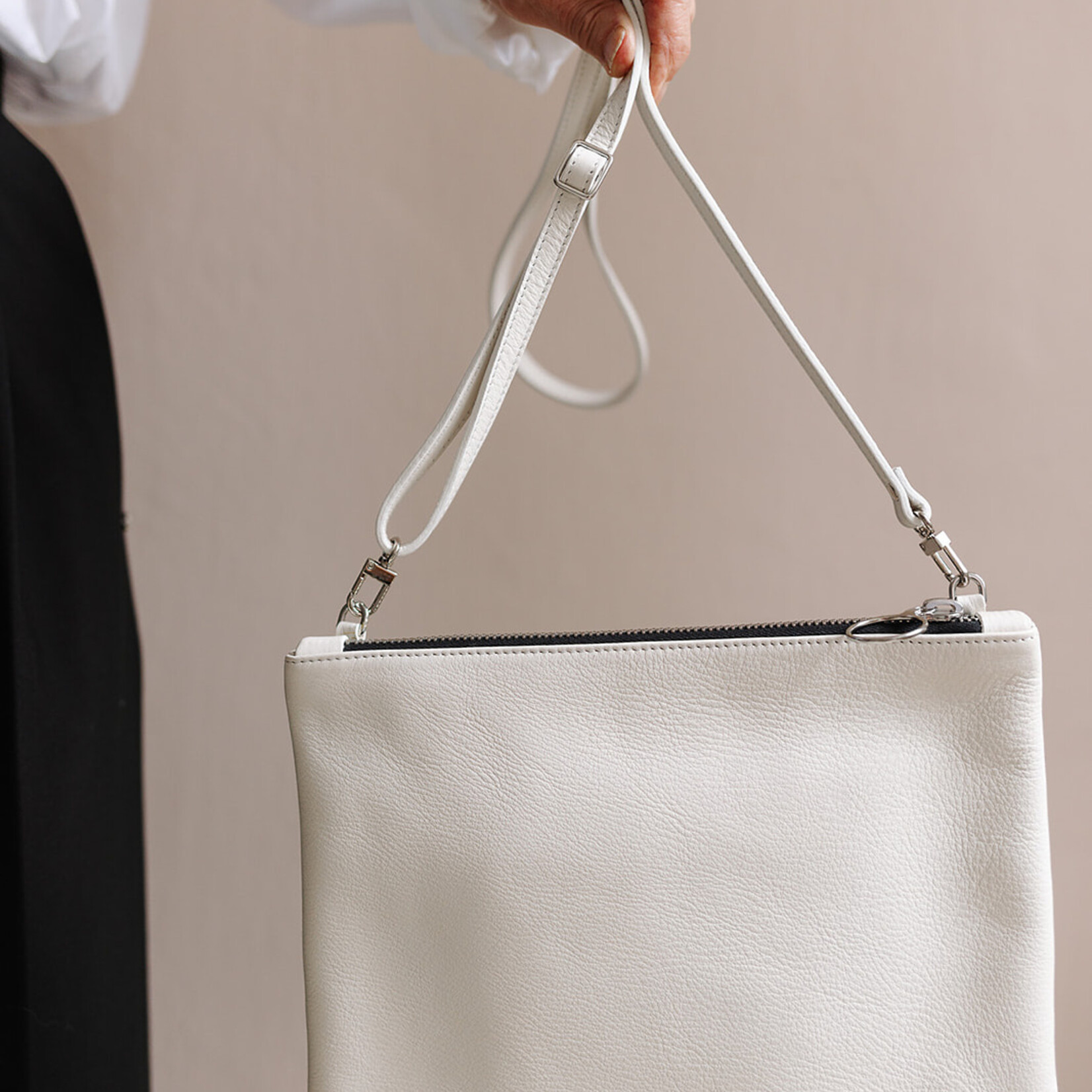 NO/AN pocket bag white