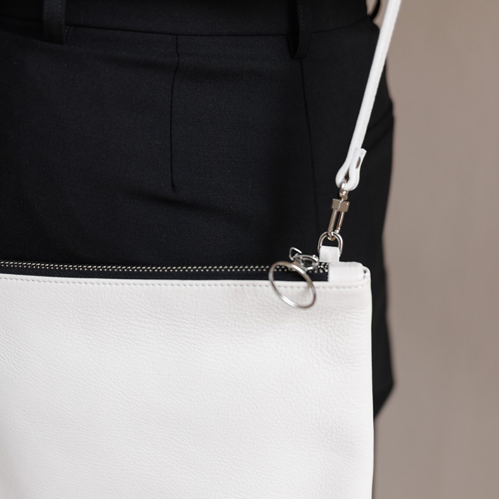 NO/AN pocket bag white