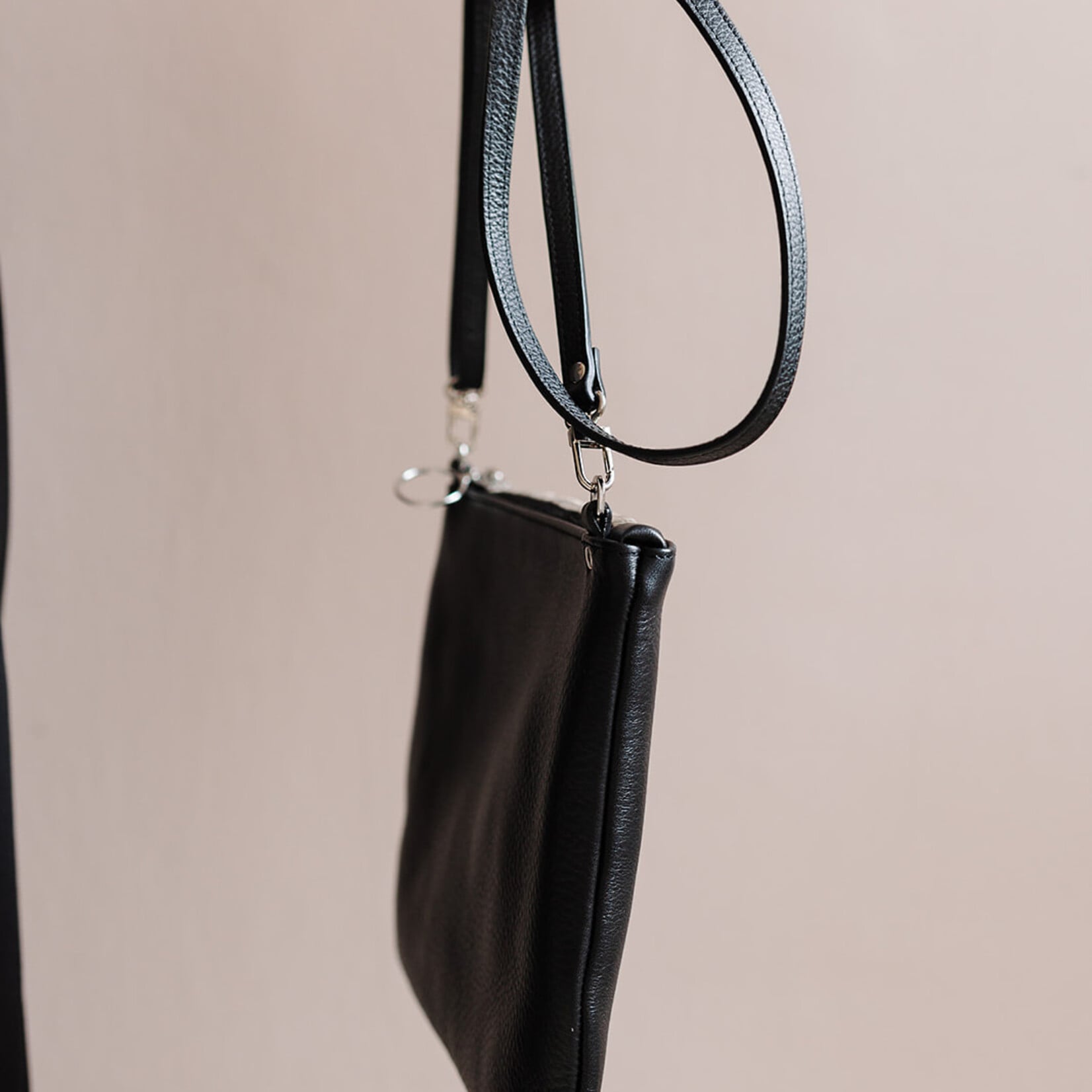 NO/AN pocket bag black