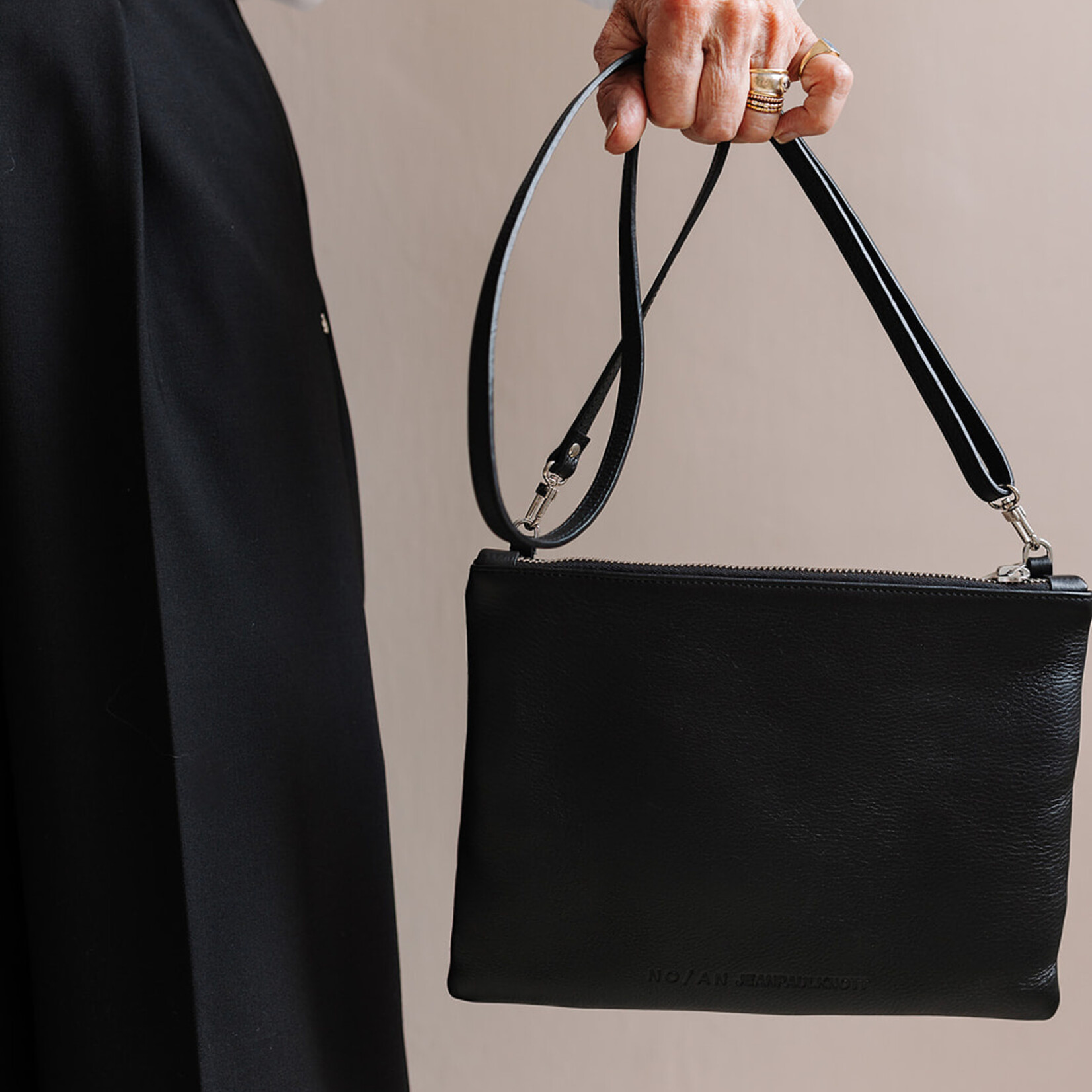 NO/AN pocket bag black