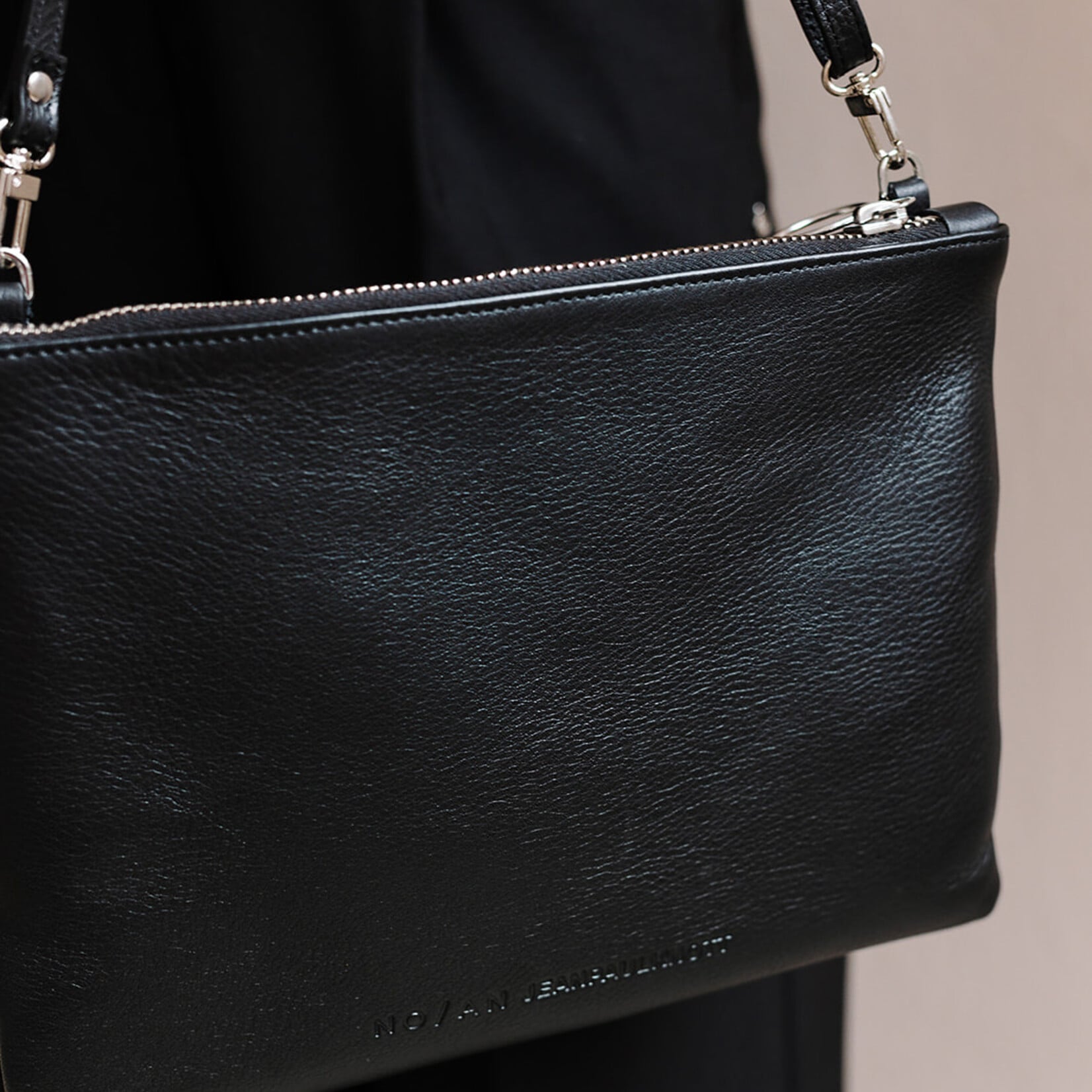 NO/AN pocket bag black