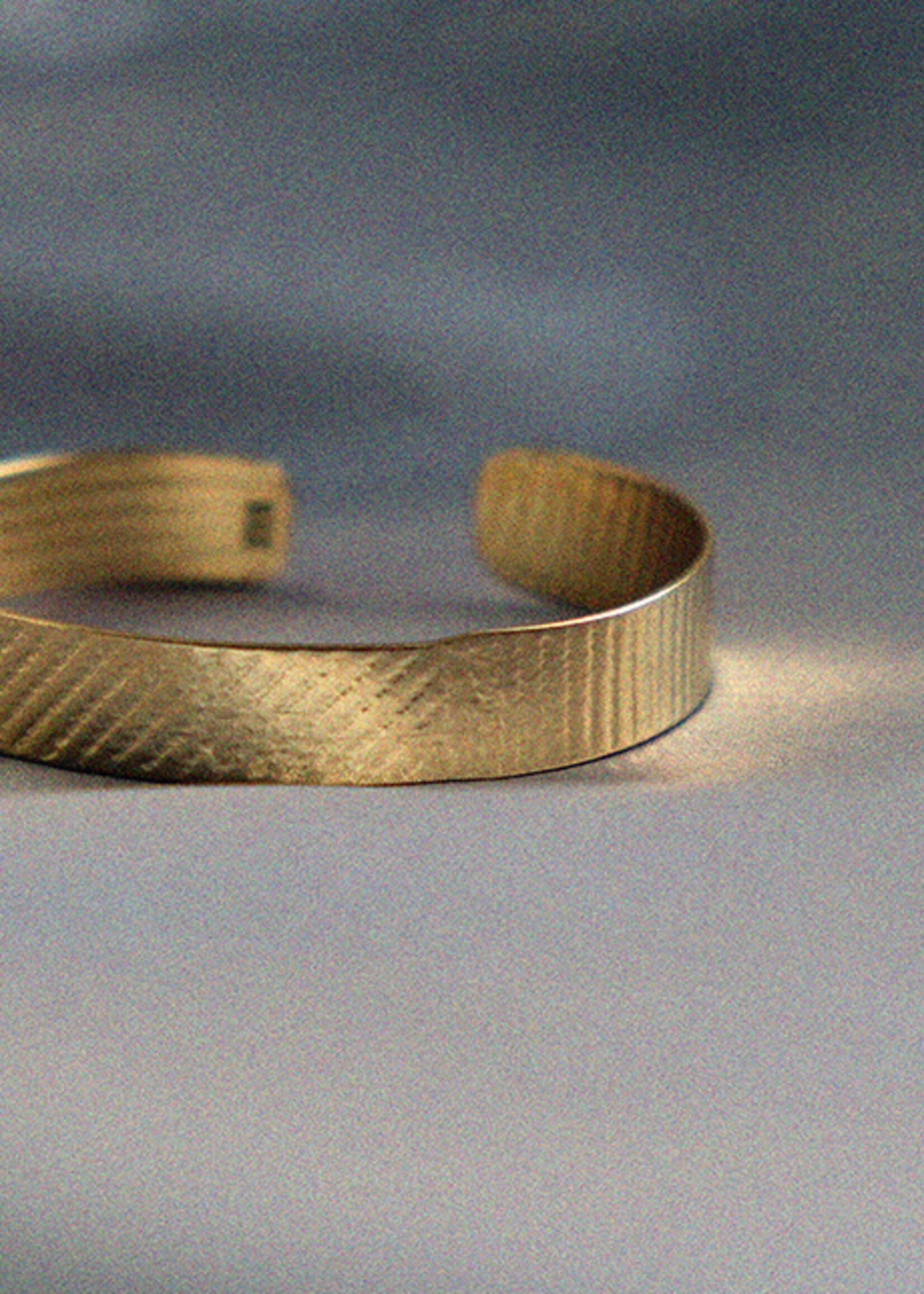 Tweek-eek Olong large  bracelet gold