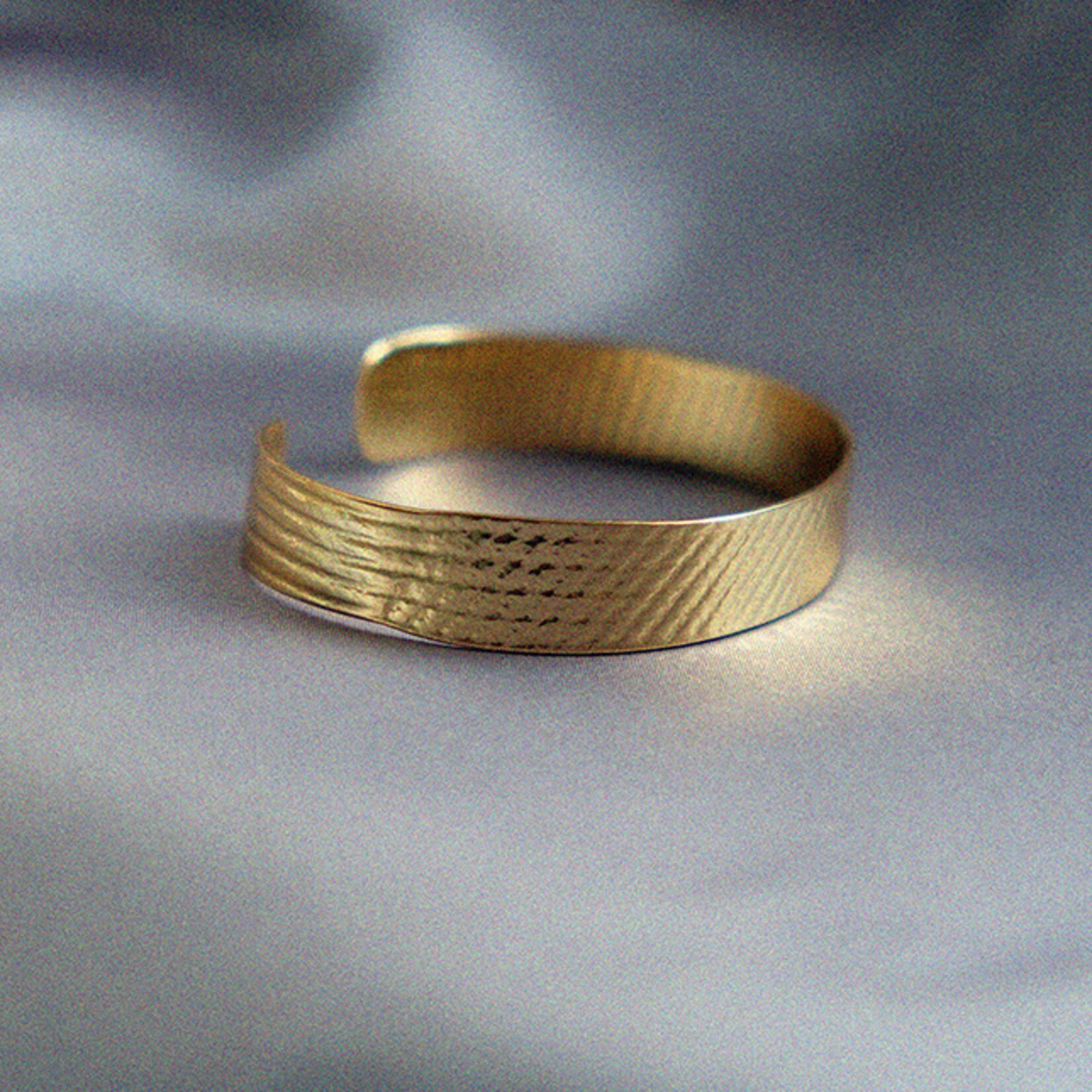 Tweek-eek Olong large  bracelet gold