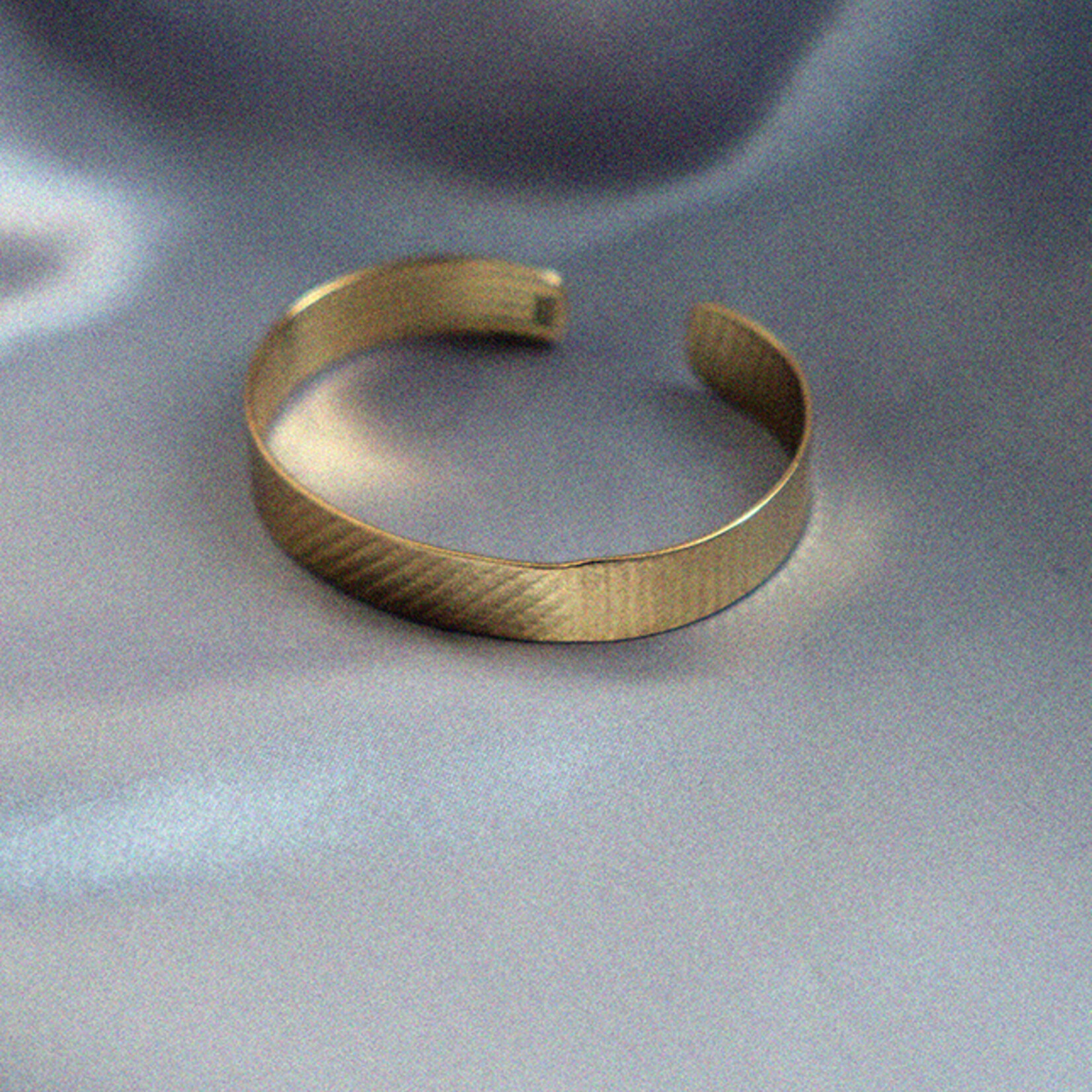 Tweek-eek Olong large  bracelet gold