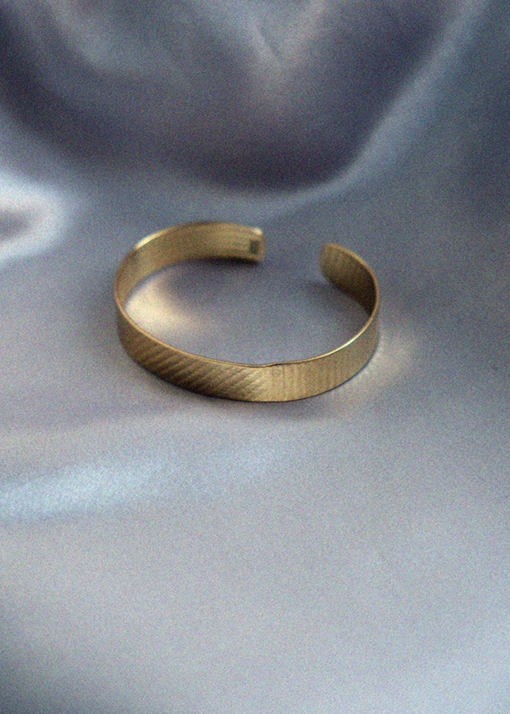 Tweek-eek Olong large  bracelet gold