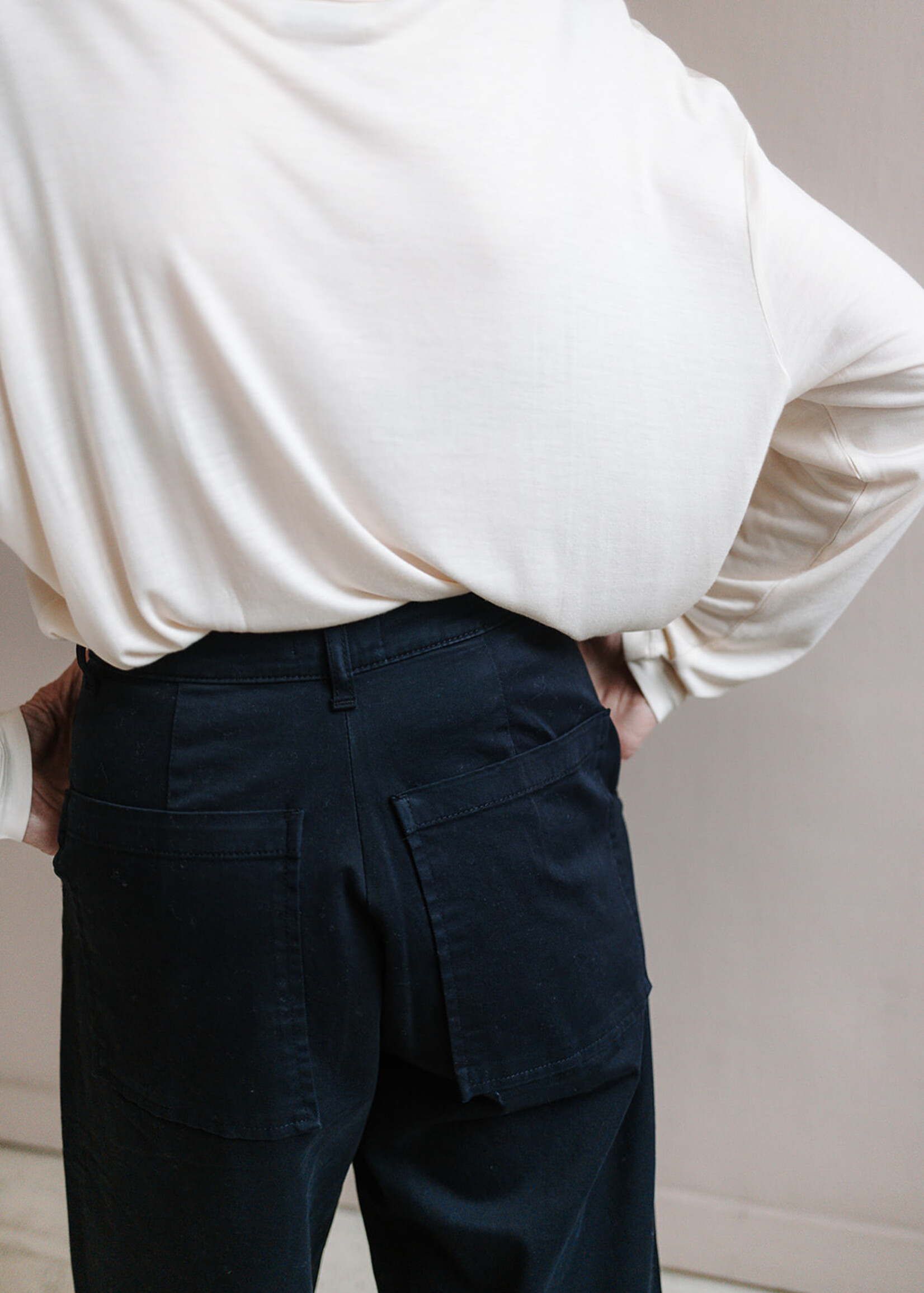 Ottod'Ame Cropped Gaucho Trousers (Navy Blue)