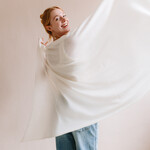White + Warren Luxurious travel wrap (soft white)