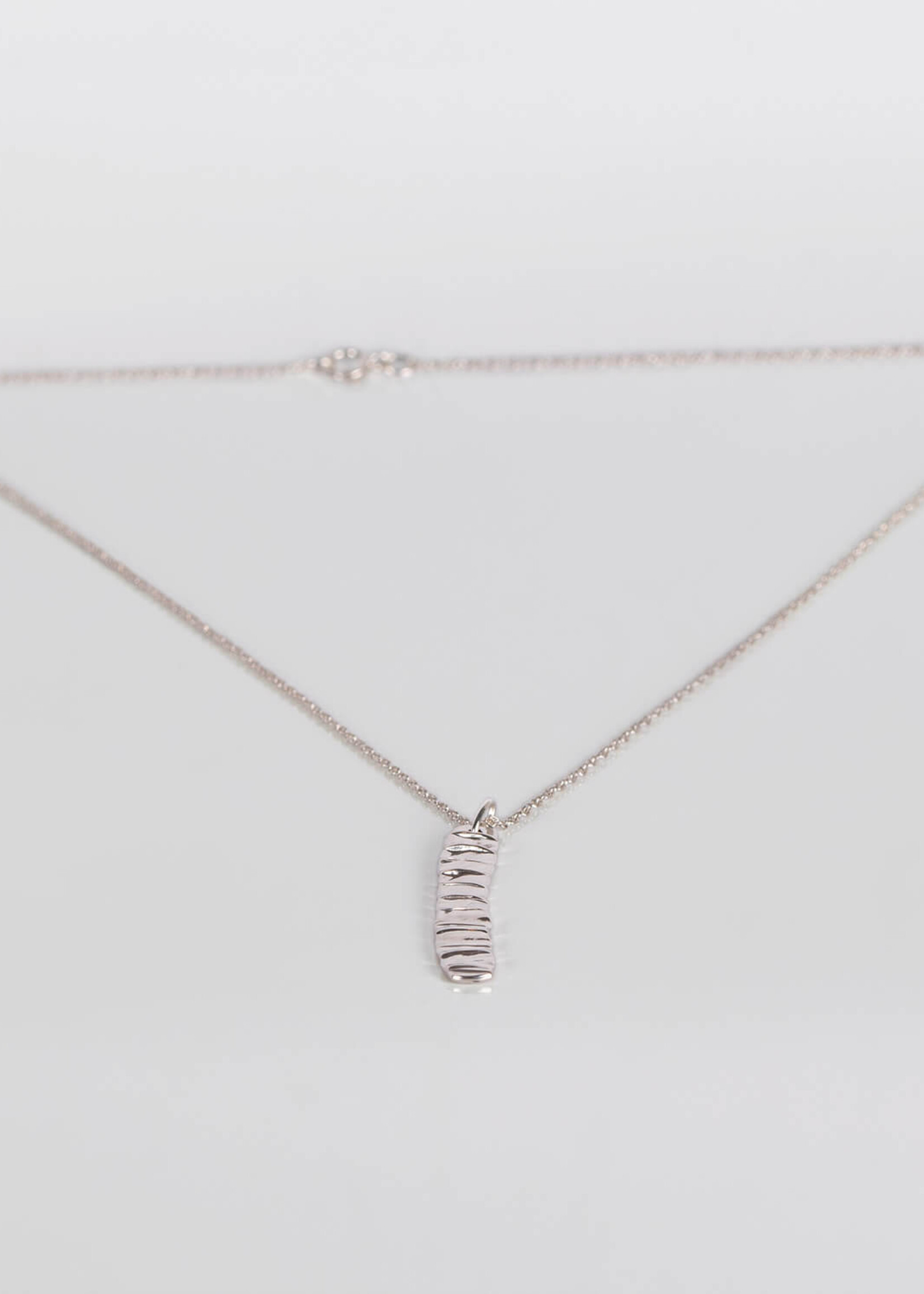 Tweek-eek Gray Pat necklace silver