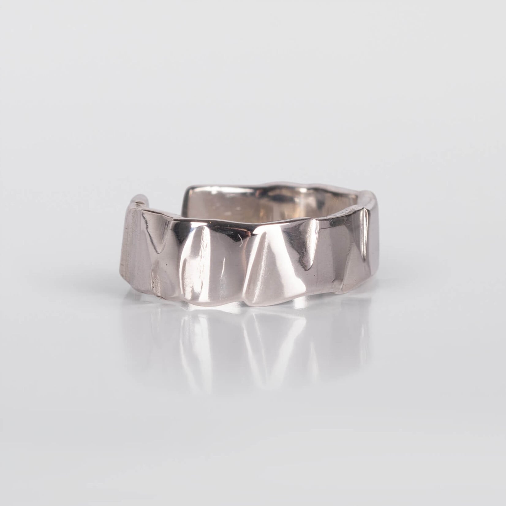 Tweek-eek Gray weave square earcuff silver