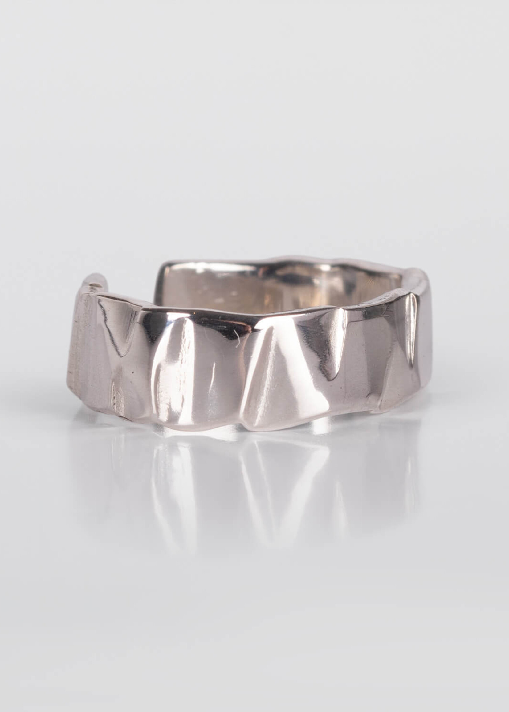 Tweek-eek Gray weave square earcuff silver