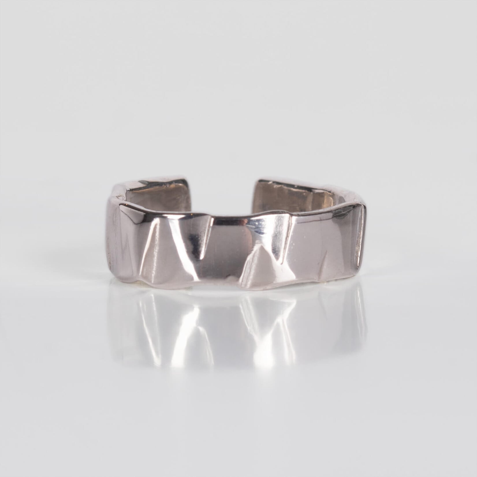 Tweek-eek Gray weave square earcuff silver