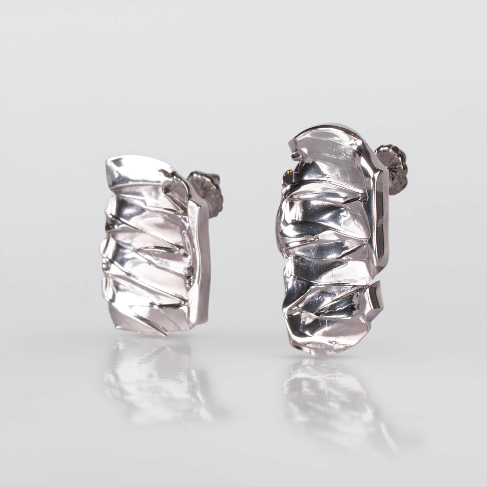 Tweek-eek Gray weave square earrings silver