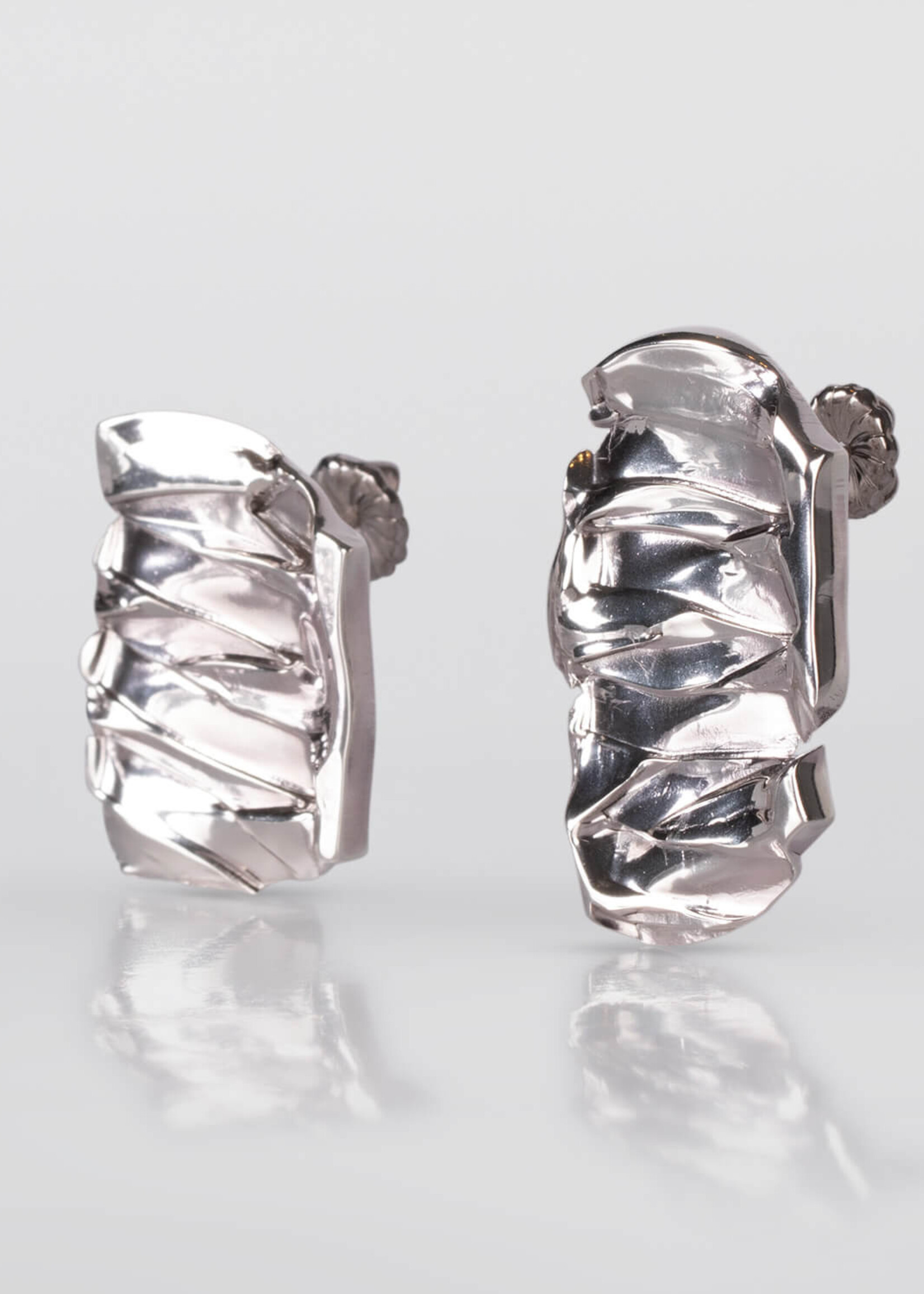 Tweek-eek Gray weave square earrings silver