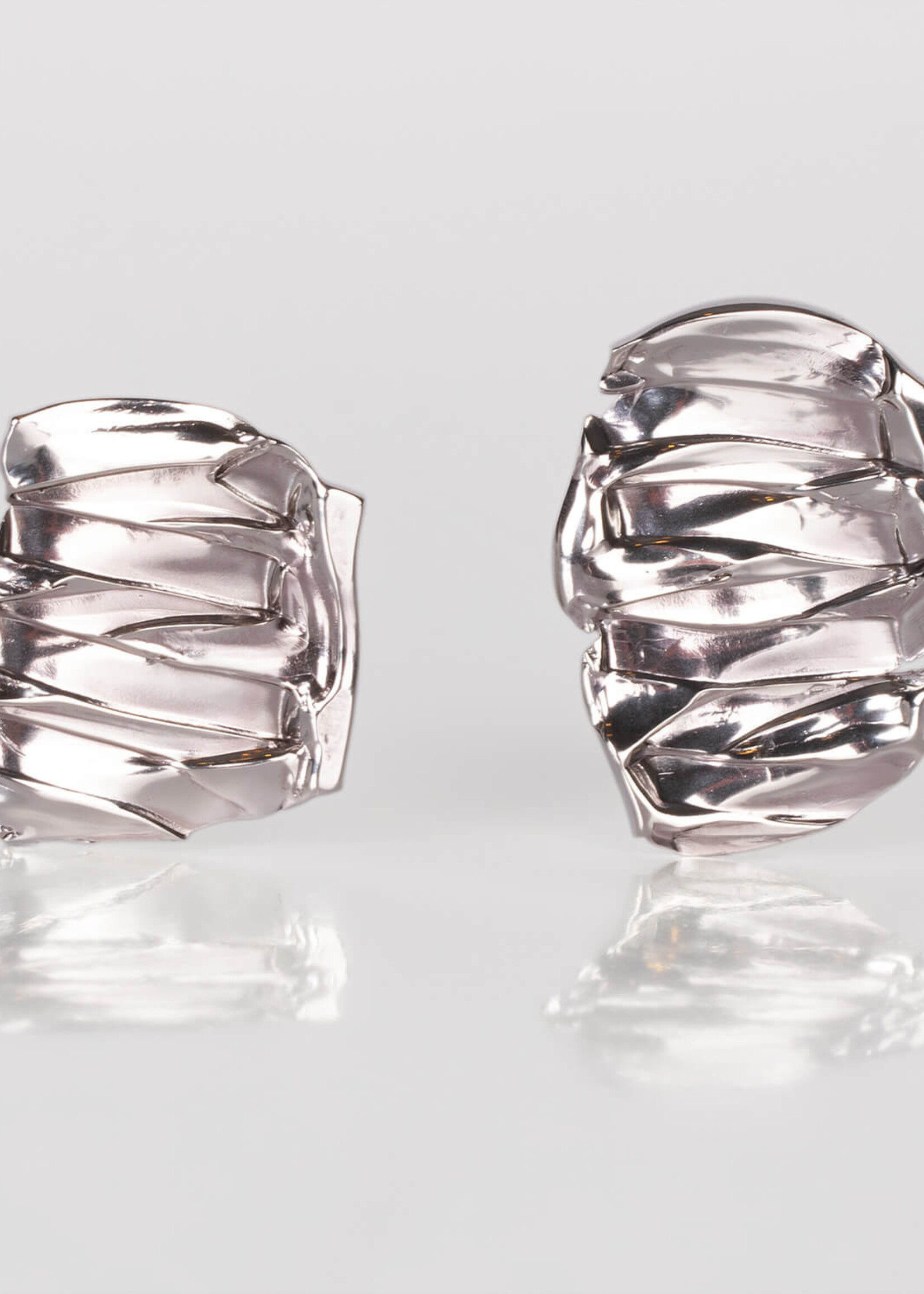 Tweek-eek Gray weave square earrings silver