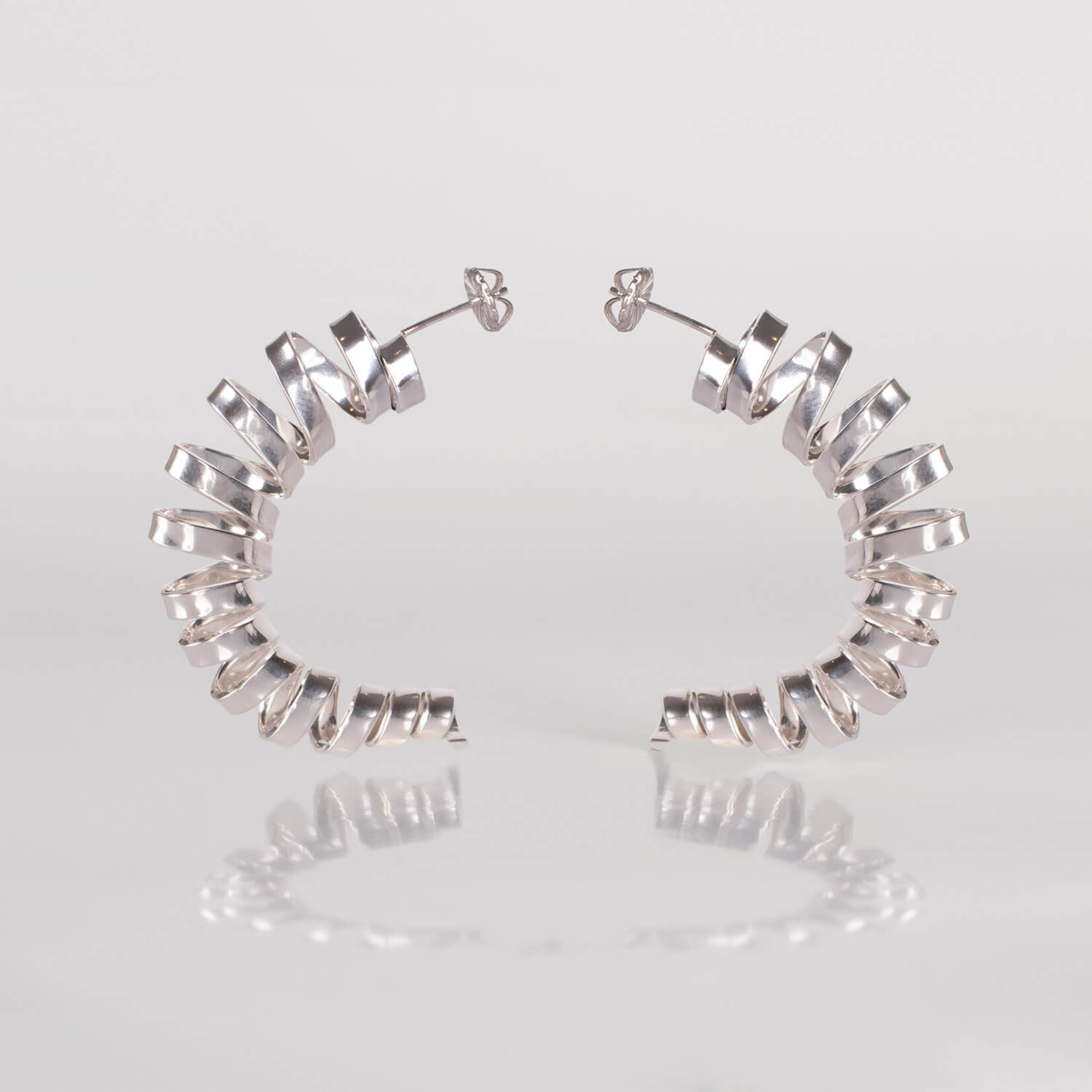 Tweek-eek Gray circle earrings silver