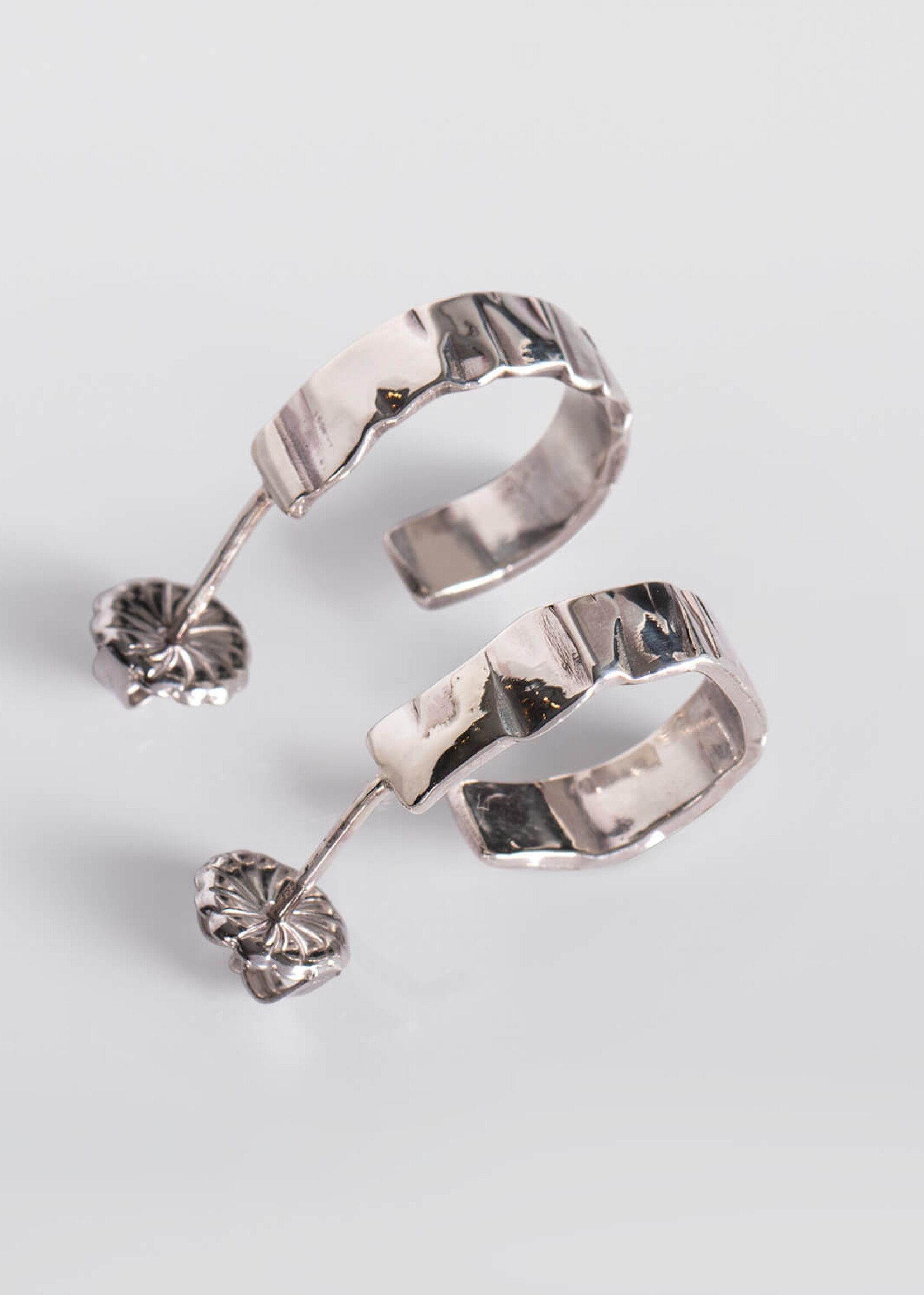 Tweek-eek Gray loops ss earrings silver (small)