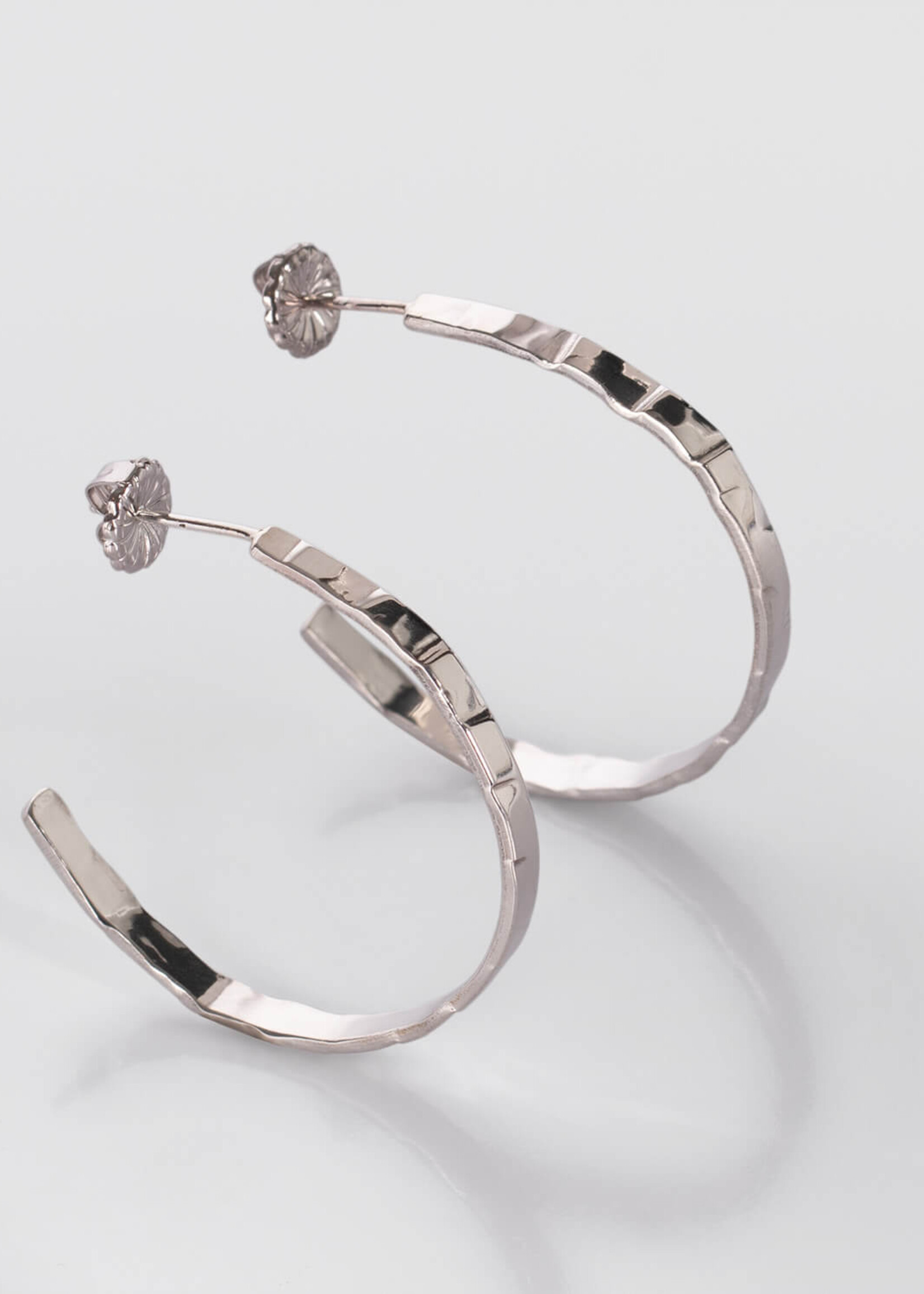 Tweek-eek Gray loops s earrings silver (medium)