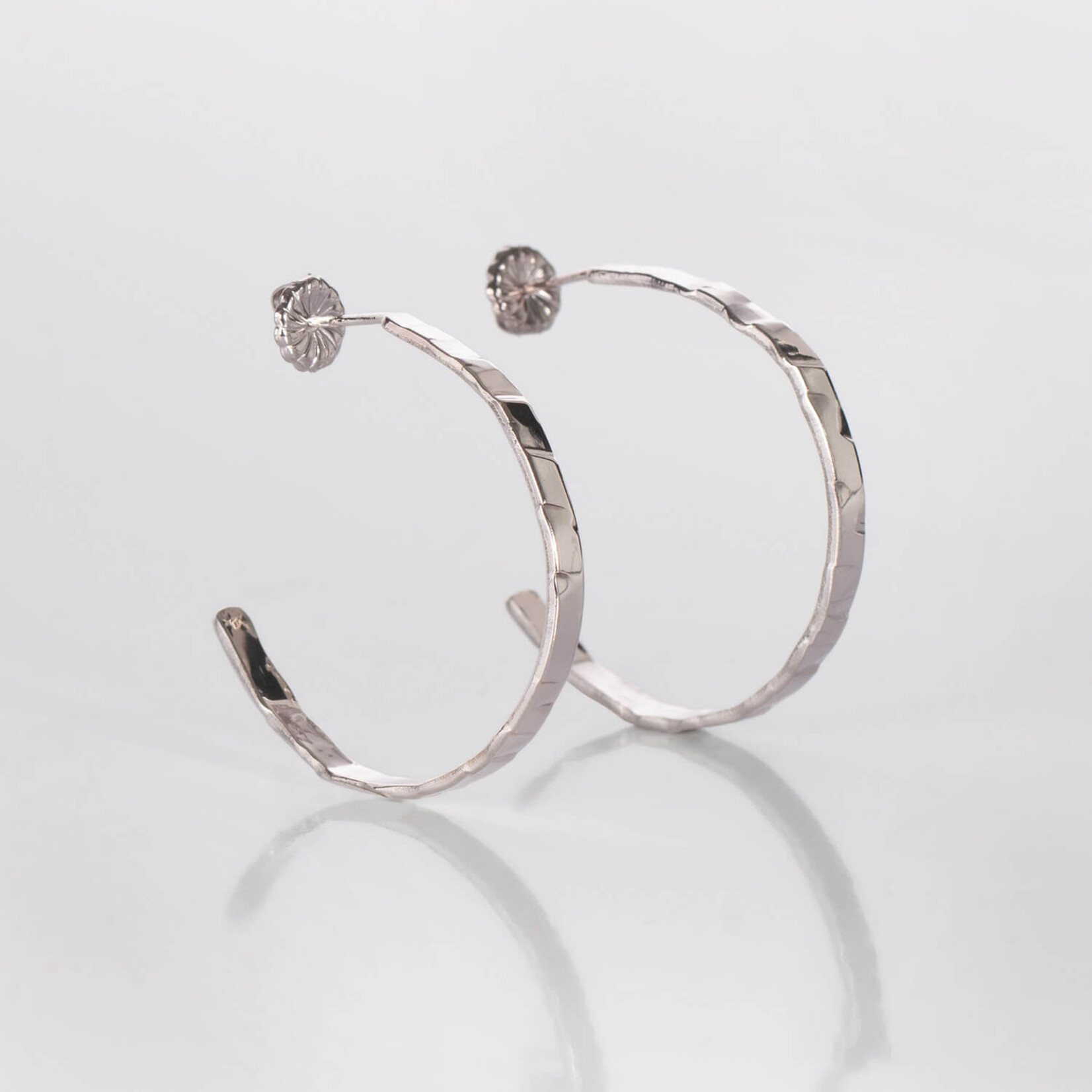 Tweek-eek Gray loops s earrings silver (medium)