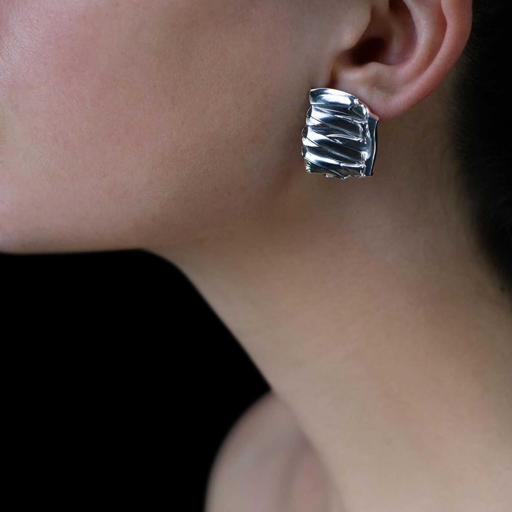 Tweek-eek Gray weave square earrings silver