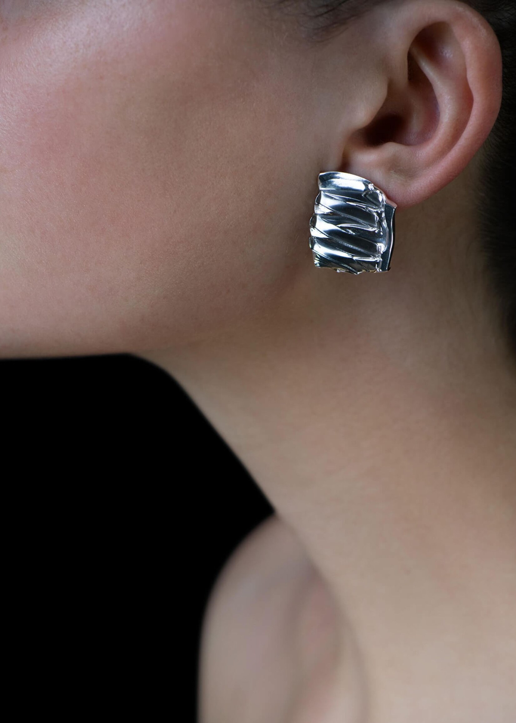 Tweek-eek Gray weave square earrings silver