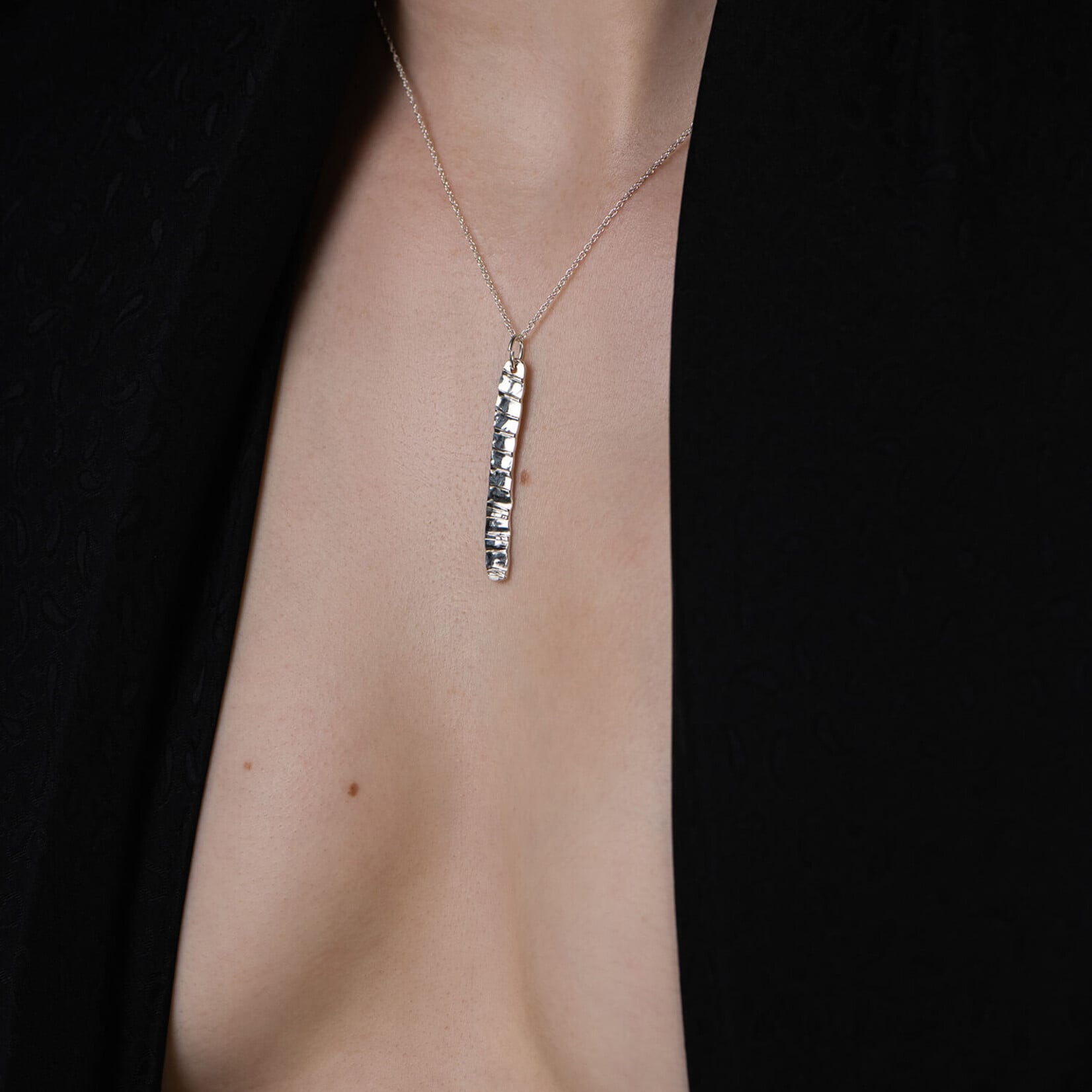Tweek-eek Gray Pat necklace silver
