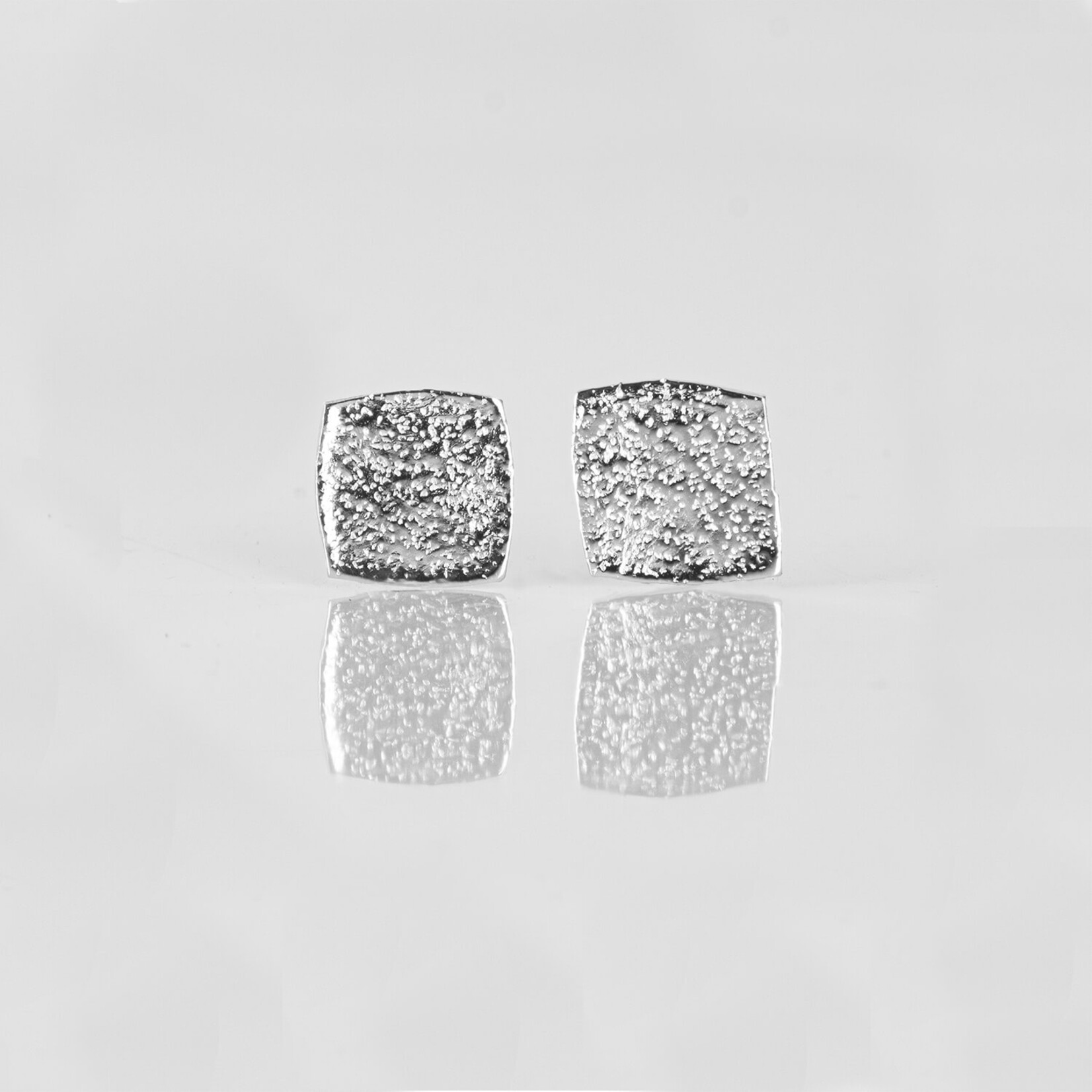 Tweek-eek Left square earrings silver