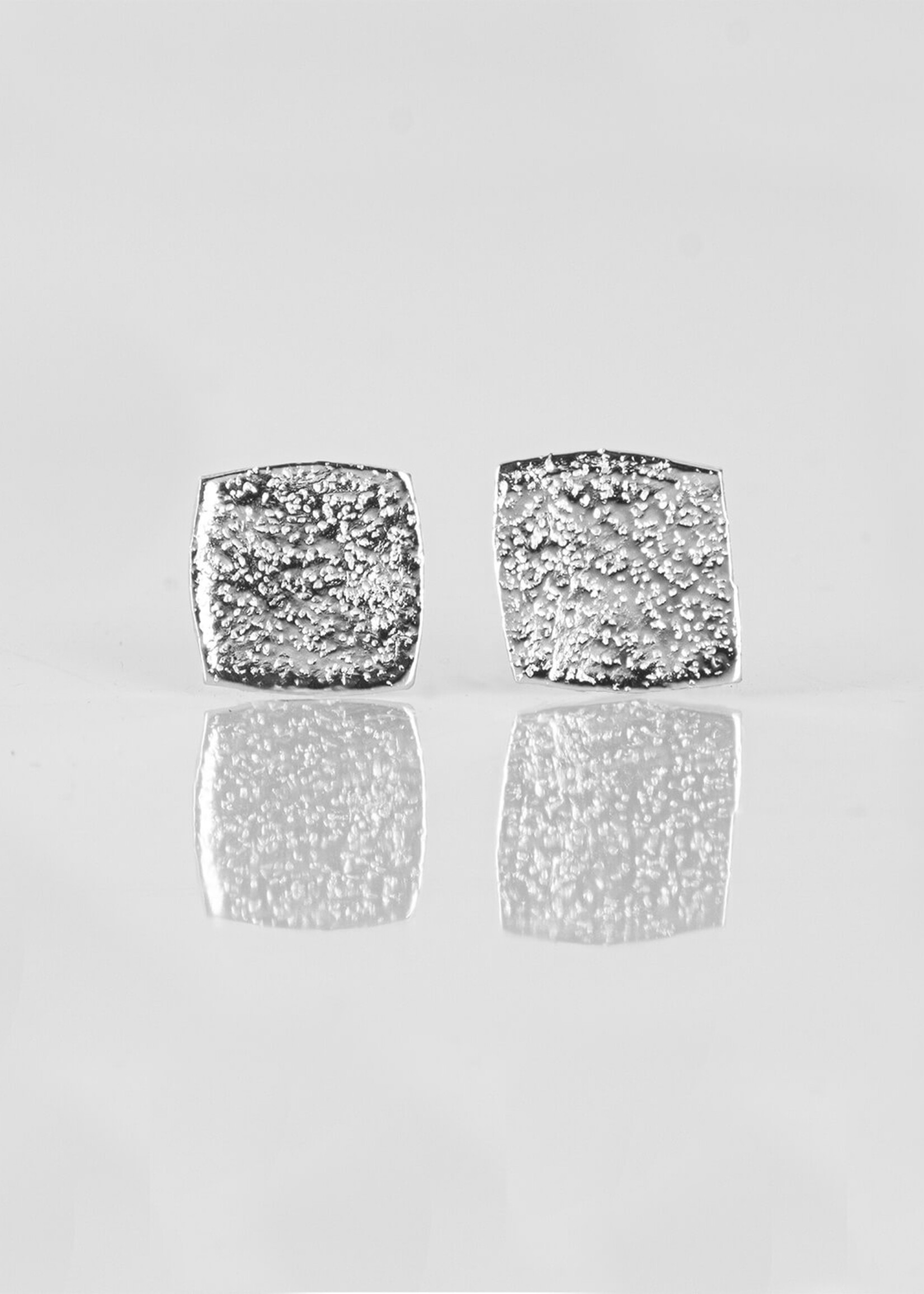 Tweek-eek Left square earrings silver