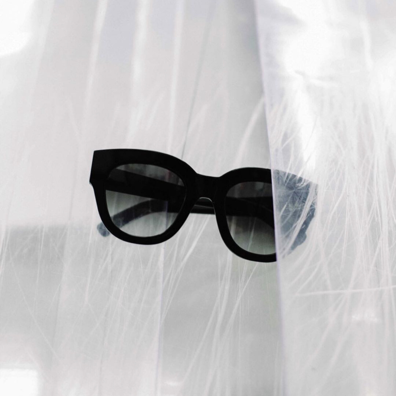Cleo Sunglasses (Black)
