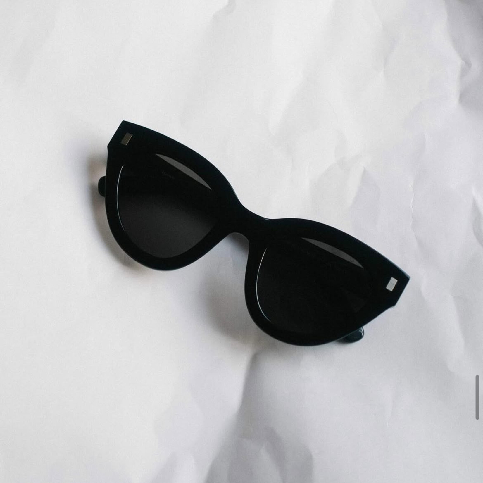 Neko Sun Glasses (Black)