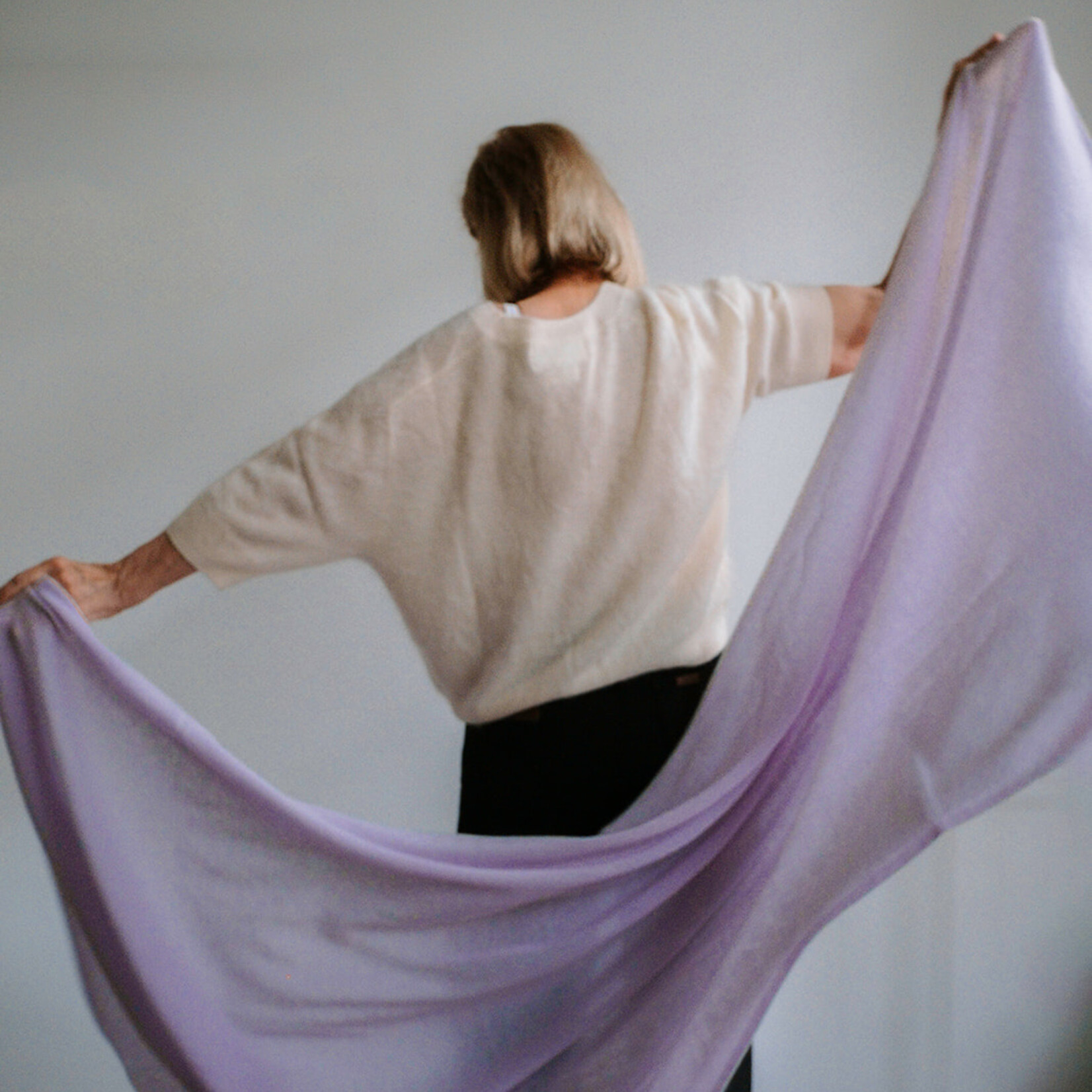 White + Warren Luxurious Travel Wrap (Lilac Shadow)