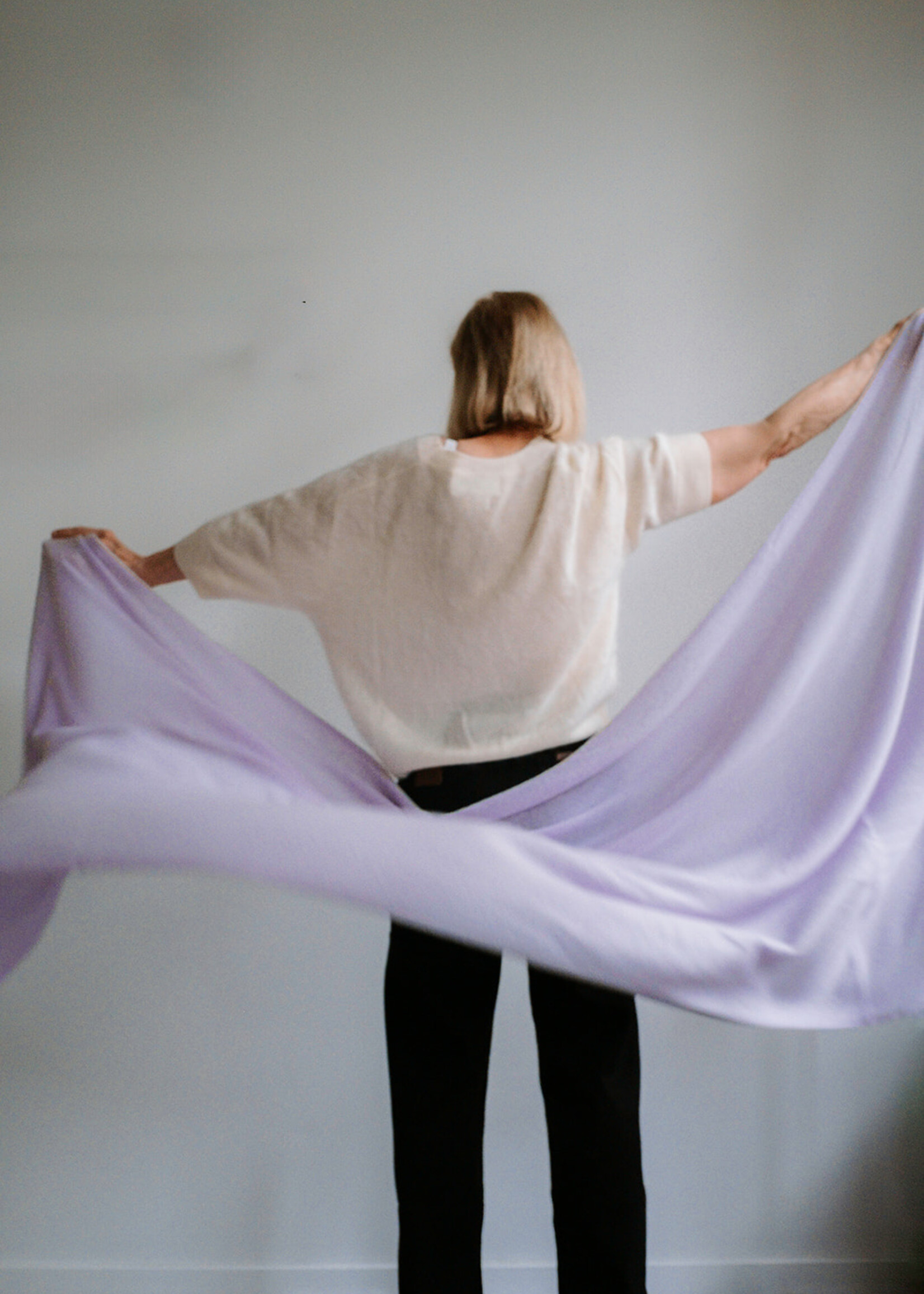 White + Warren Luxurious Travel Wrap (Lilac Shadow)