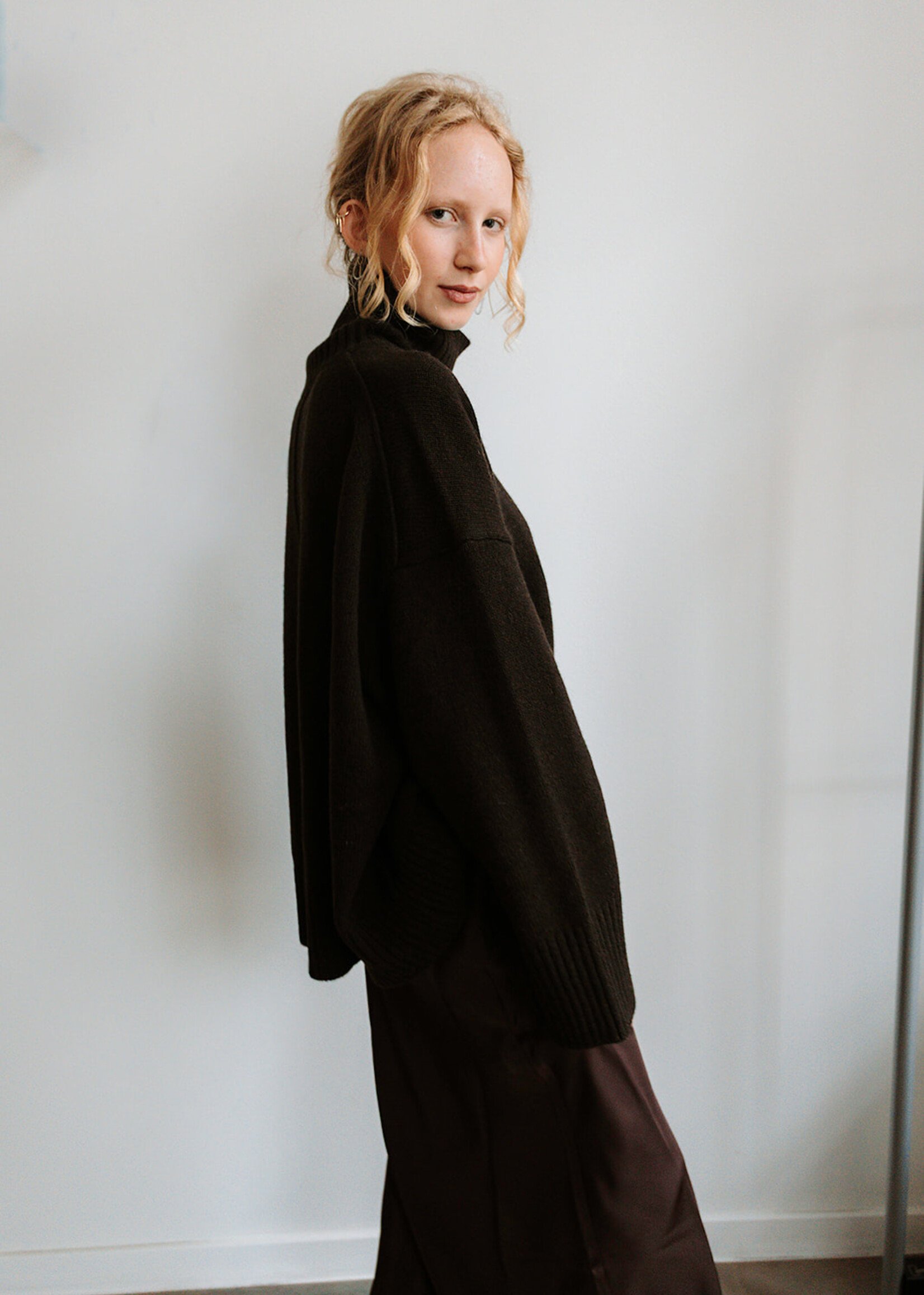 Soeur Turtleneck Sweater William (Chocolate Brown)