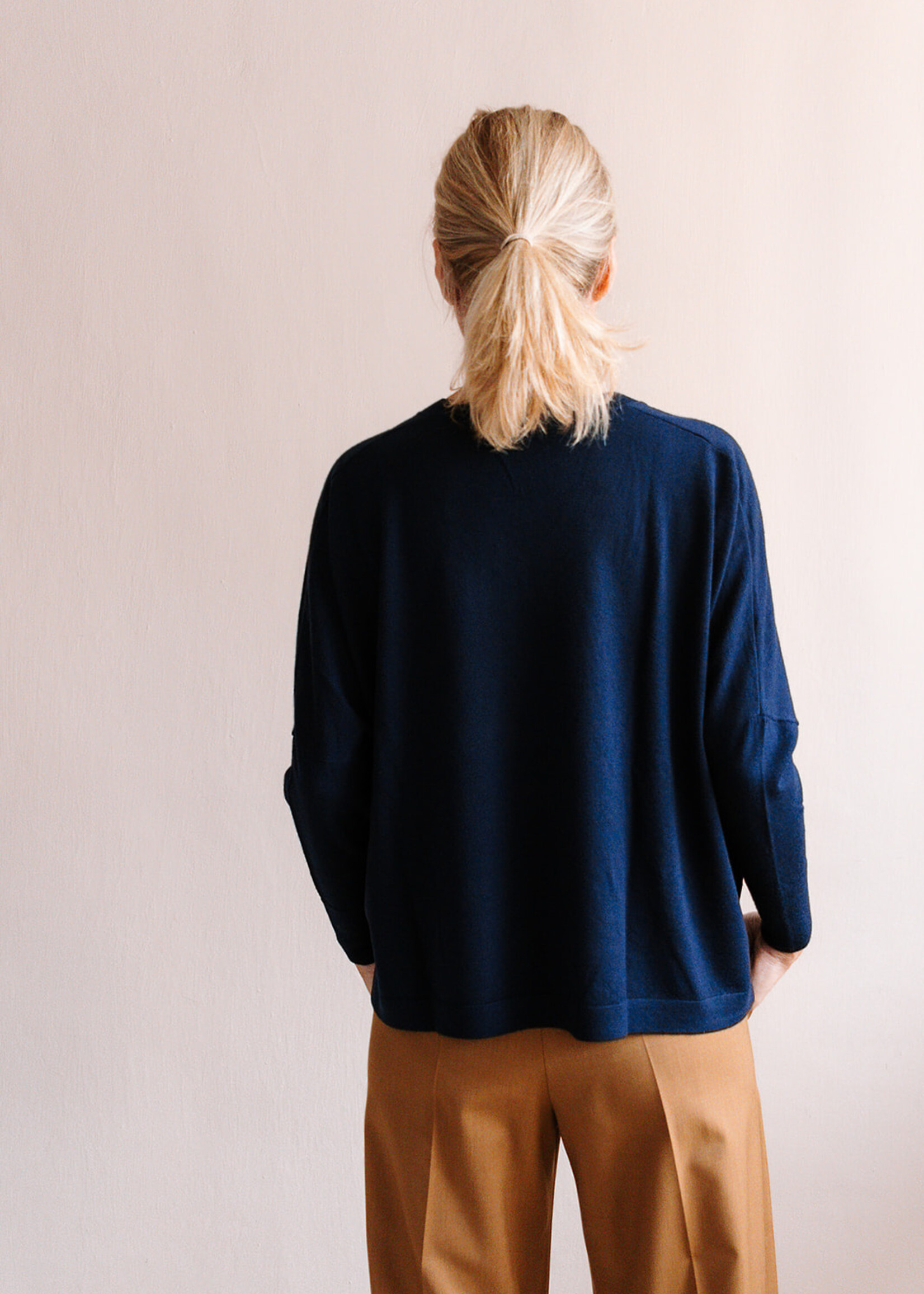 Ottod'Ame V-Neck Merino Sweater (Navy Blue)
