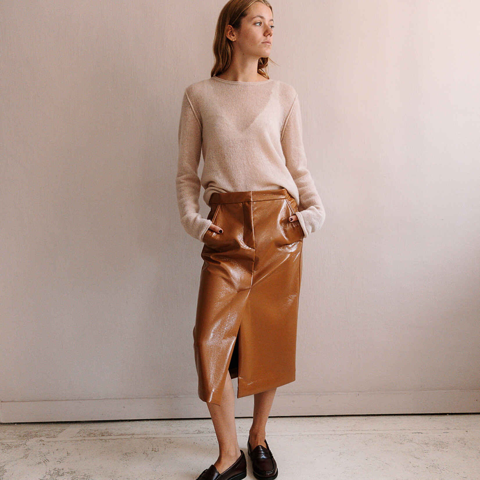 Tela Lacquered High-Waist Skirt (Camel Brown)