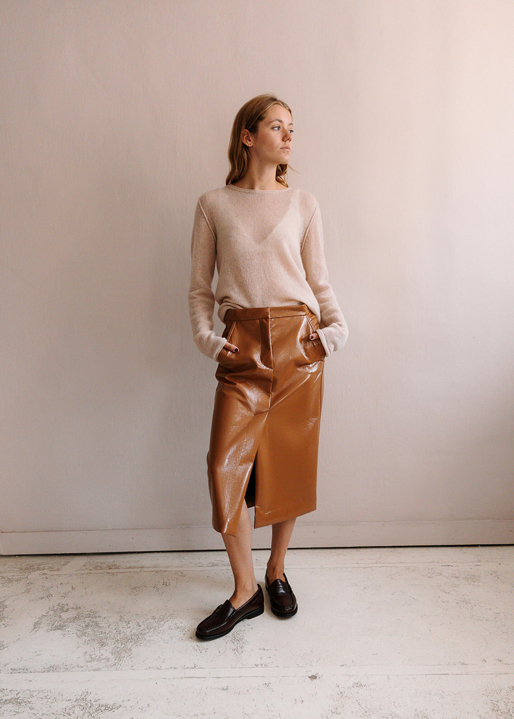 Tela Lacquered High-Waist Skirt (Camel Brown)