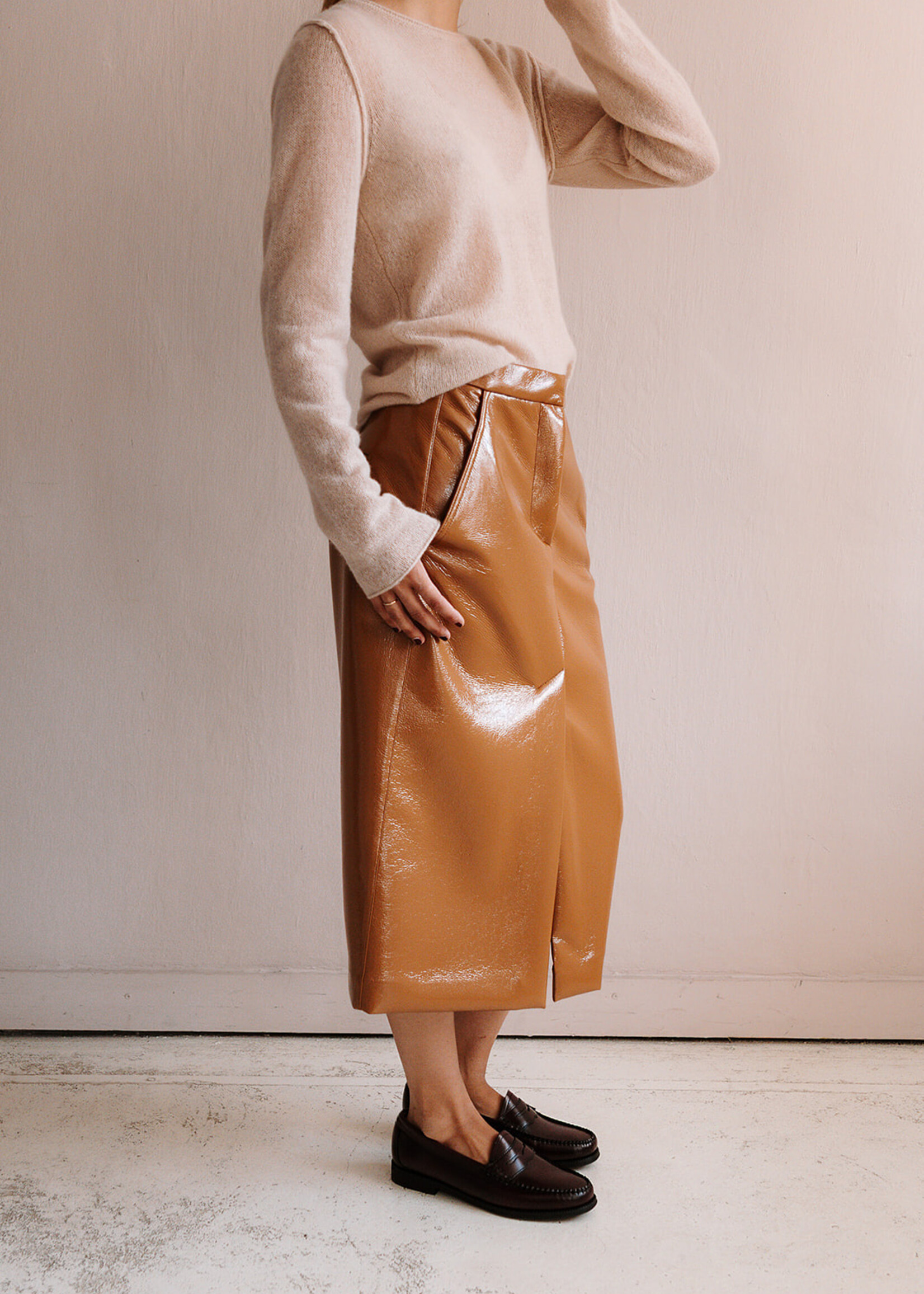 Tela Lacquered High-Waist Skirt (Camel Brown)