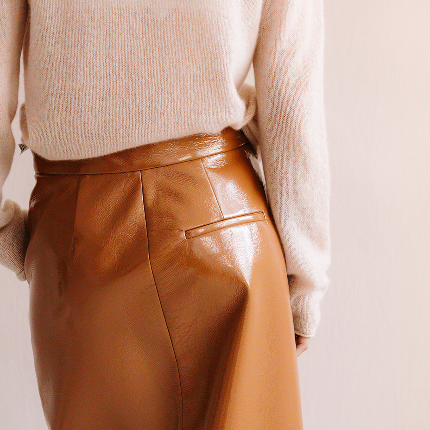 Tela Lacquered High-Waist Skirt (Camel Brown)