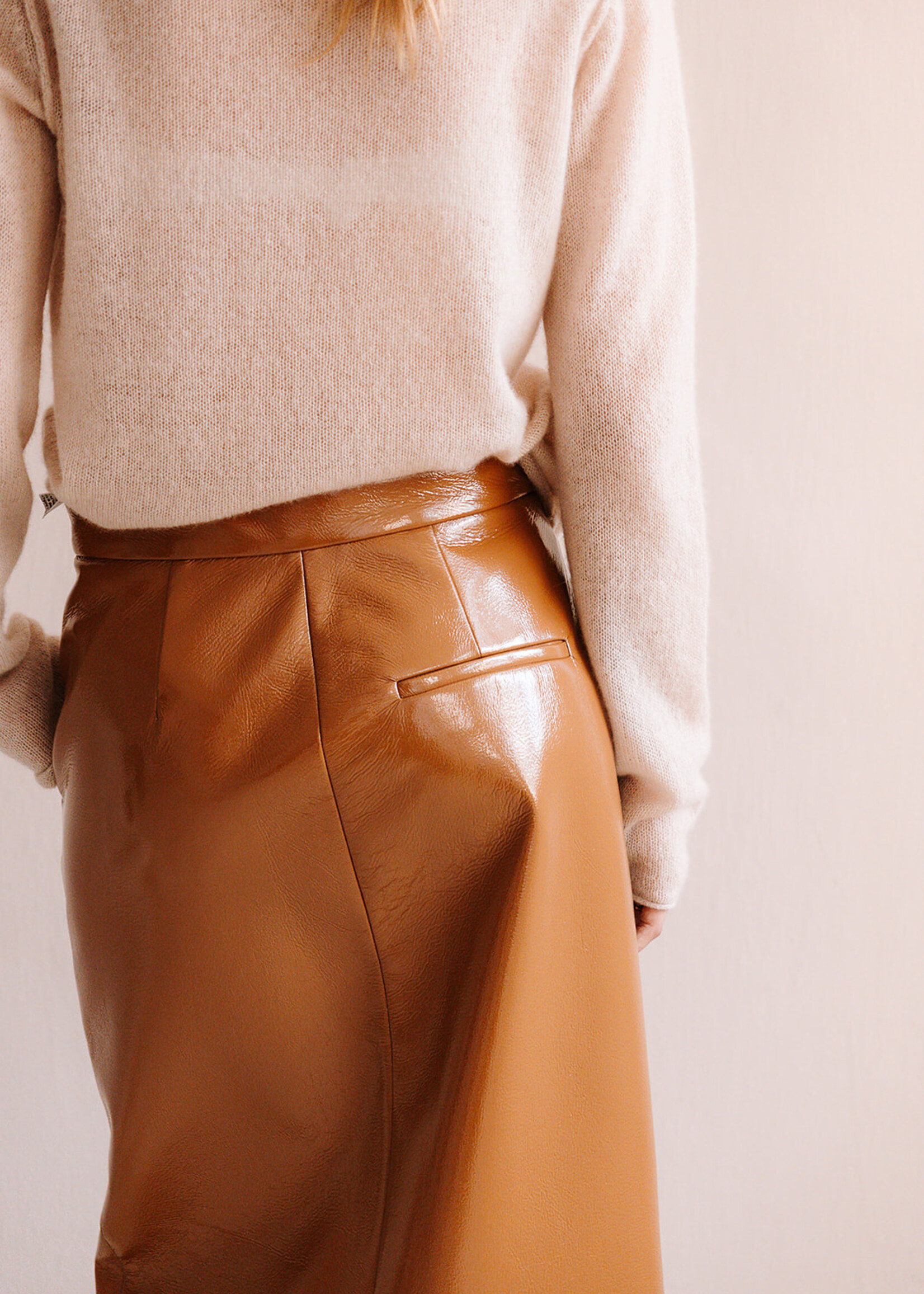 Tela Lacquered High-Waist Skirt (Camel Brown)