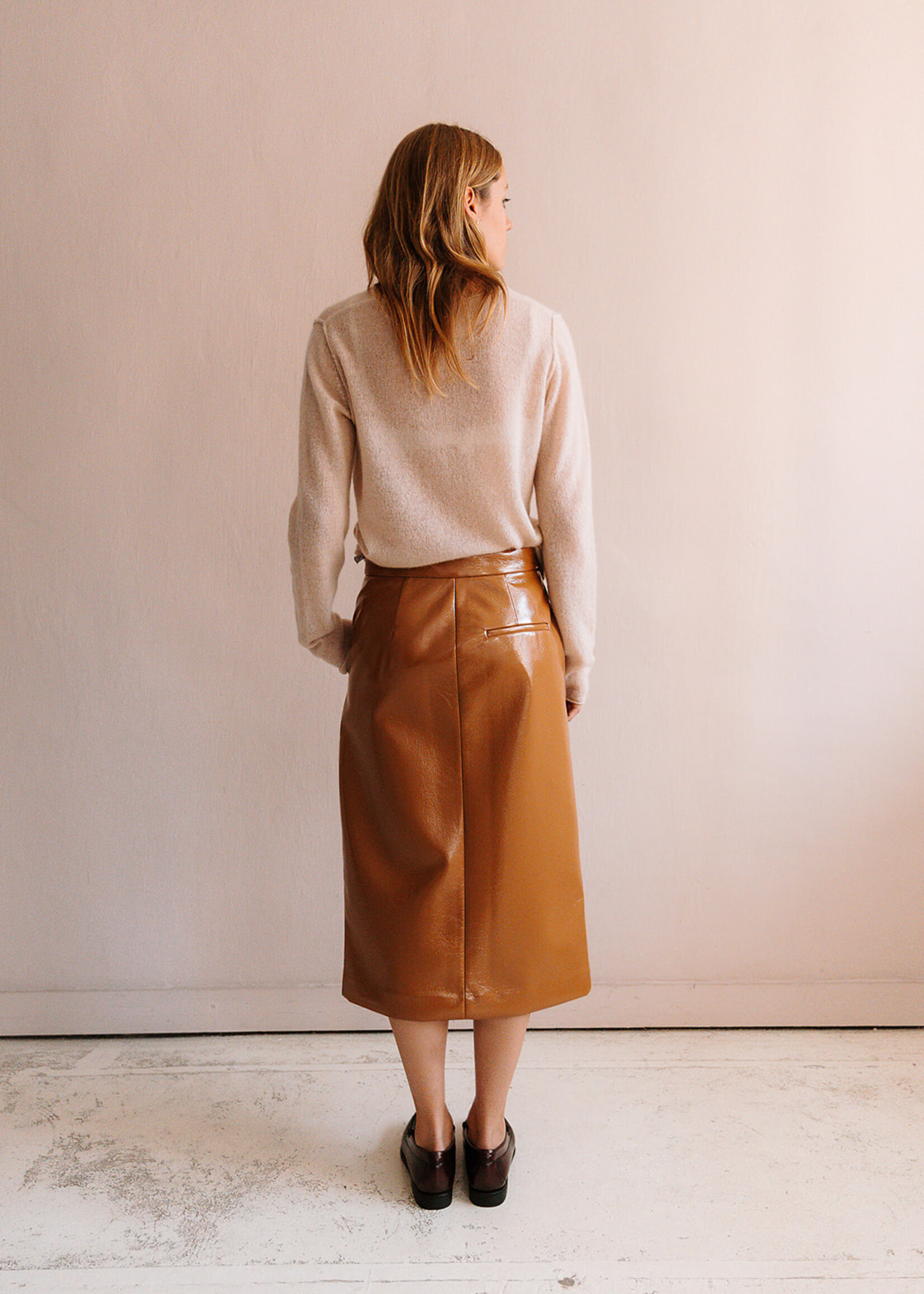 Tela Lacquered High-Waist Skirt (Camel Brown)