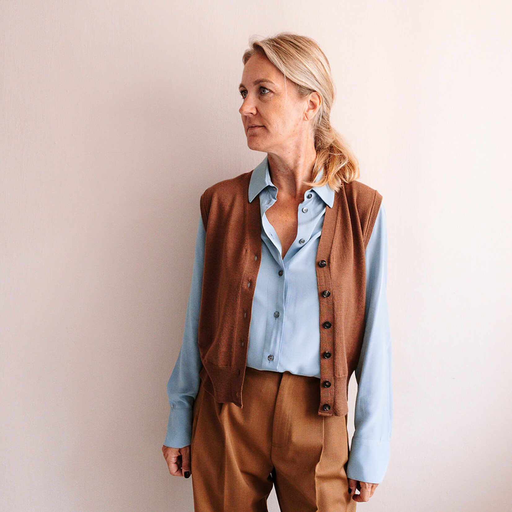 Tela Sleeveless Gilet Dane (Brown)