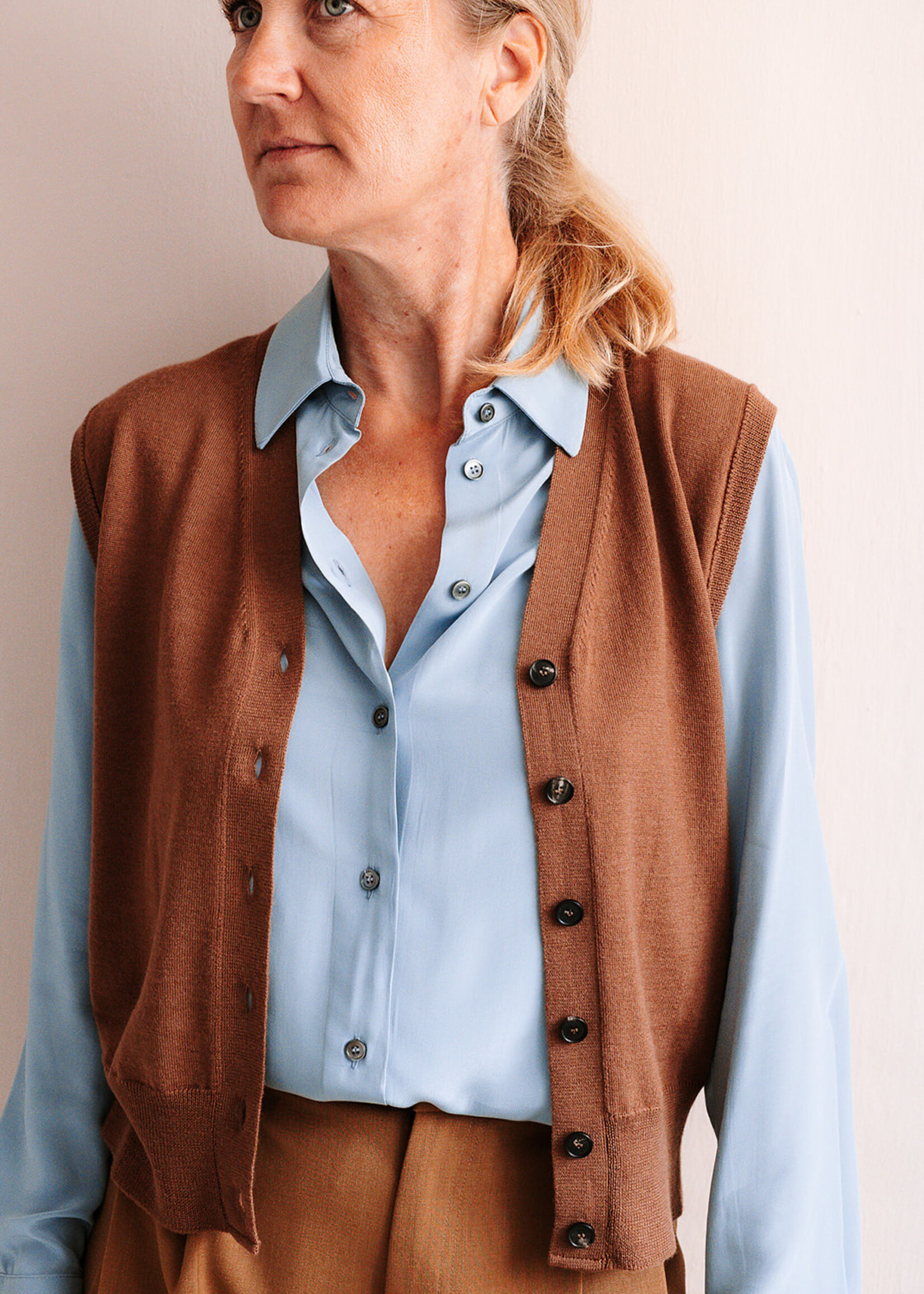 Tela Sleeveless Gilet Dane (Brown)