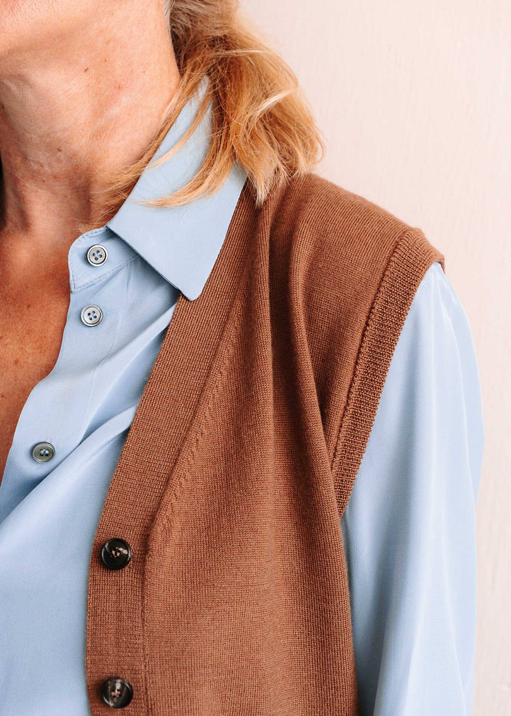 Tela Sleeveless Gilet Dane (Brown)