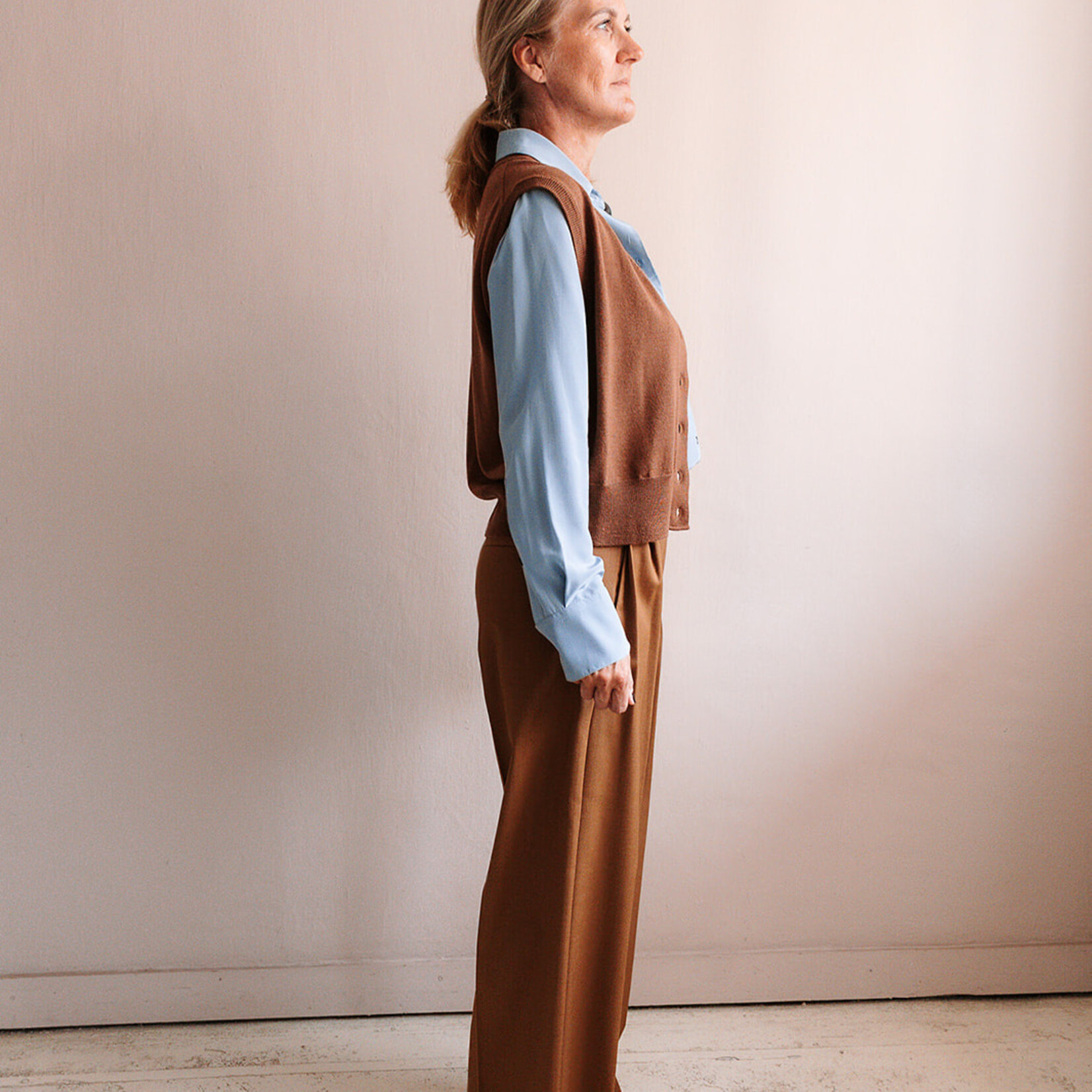 Tela Sleeveless Gilet Dane (Brown)