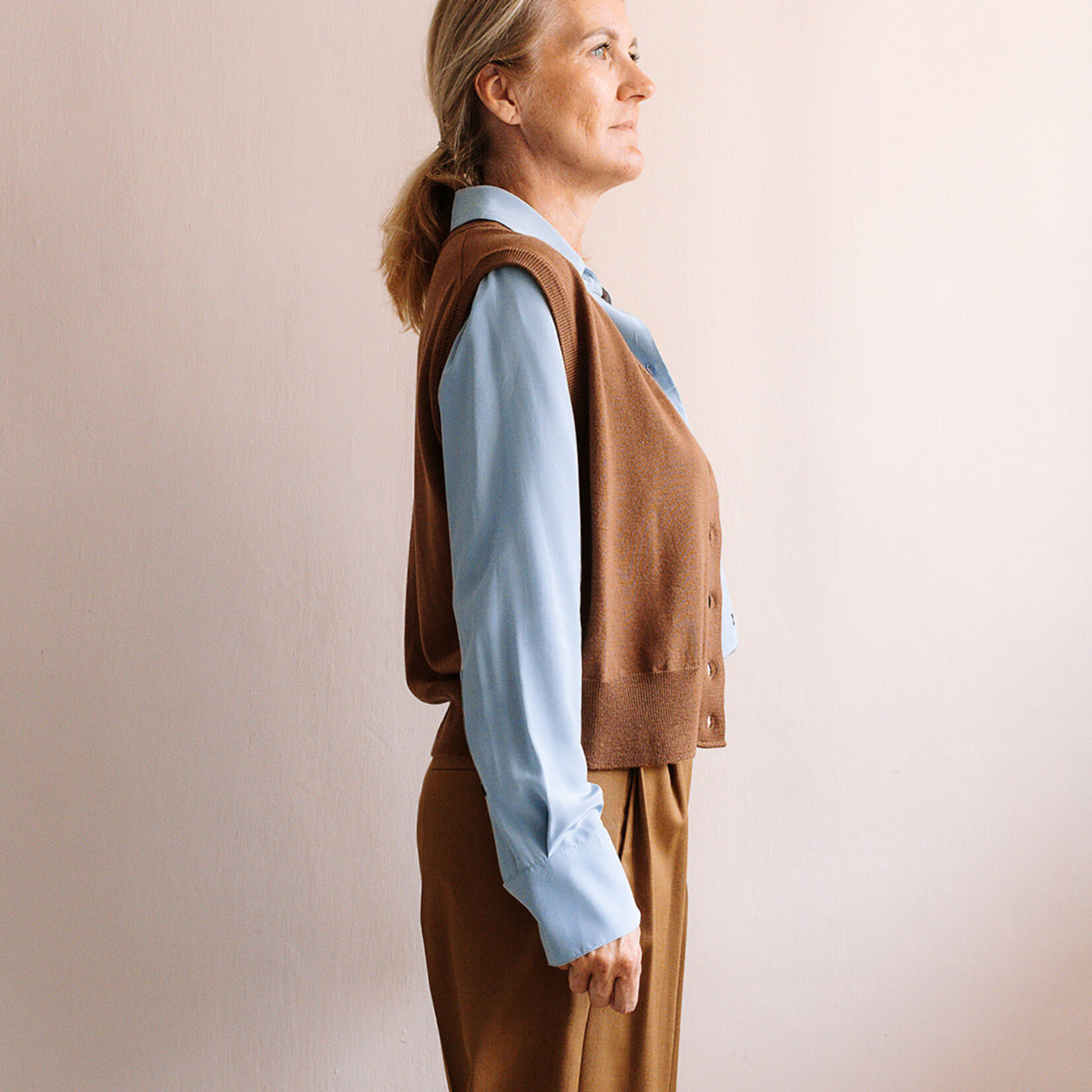 Tela Sleeveless Gilet Dane (Brown)