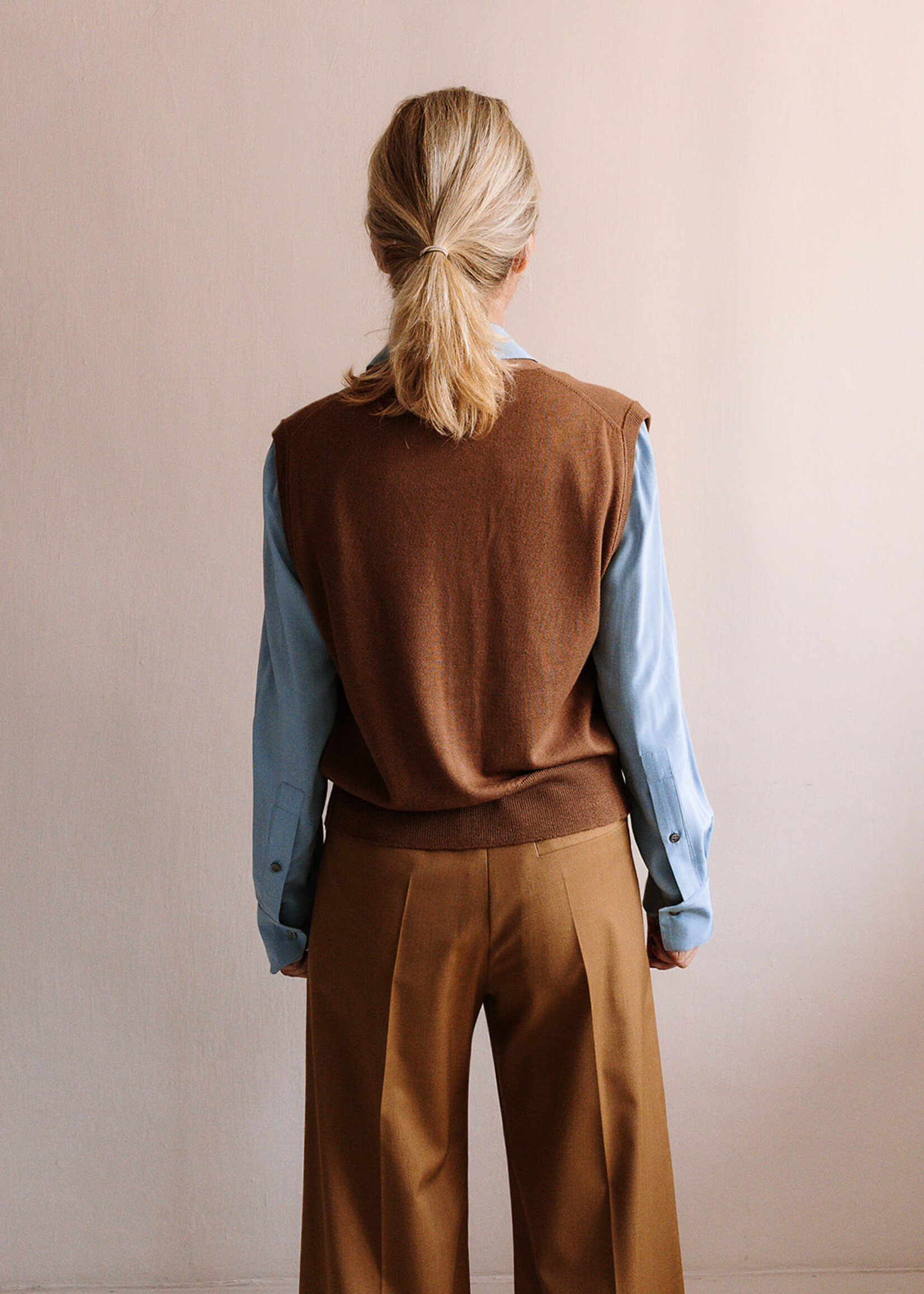 Tela Sleeveless Gilet Dane (Brown)